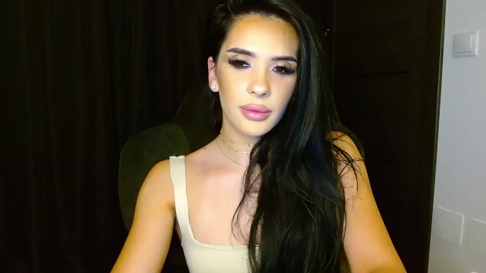 Gallery image thumbnail from La_bandida's myfreecams stream on, 07/05/2023, 22:42 image 9 of 20