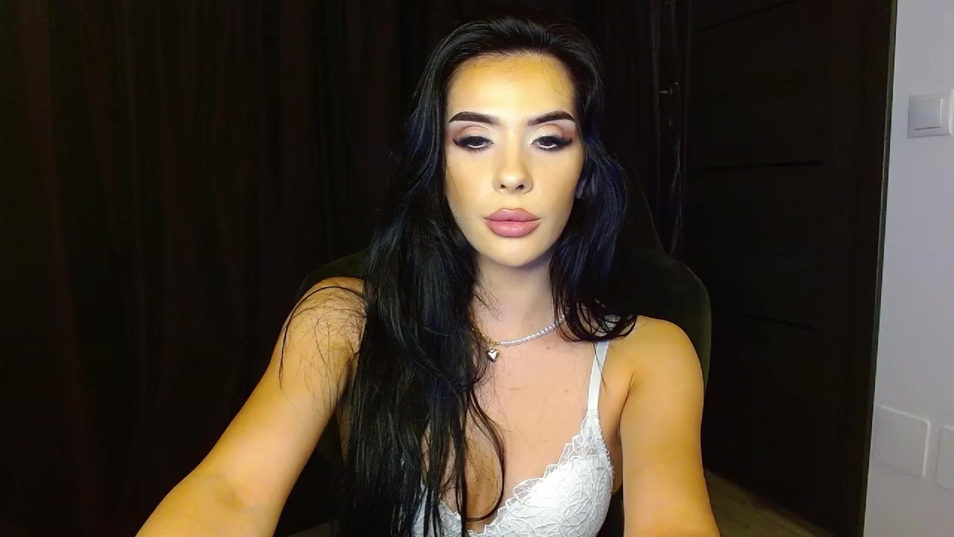 Gallery image thumbnail from La_bandida's myfreecams stream on, 07/11/2023, 20:09 image 13 of 20