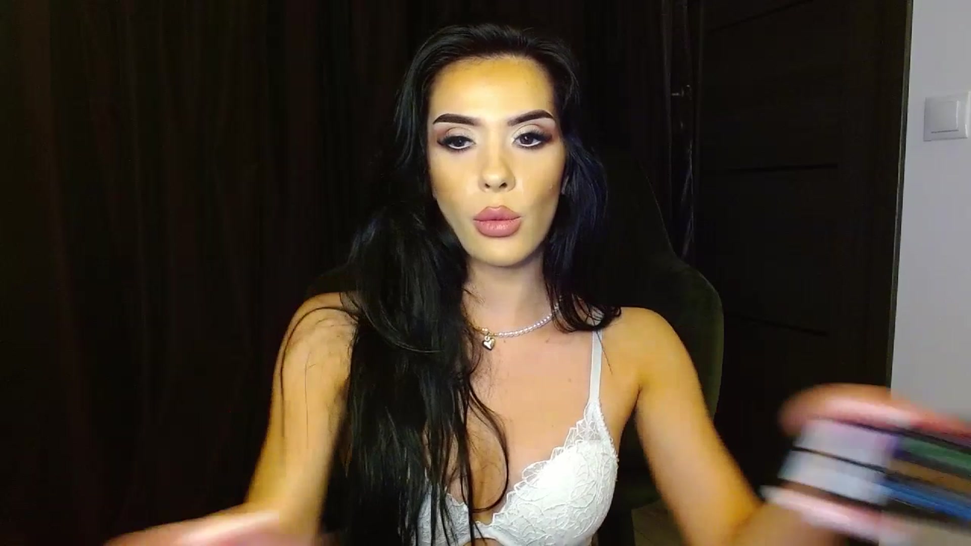 Gallery image thumbnail from La_bandida's myfreecams stream on, 07/11/2023, 20:09 image 11 of 20
