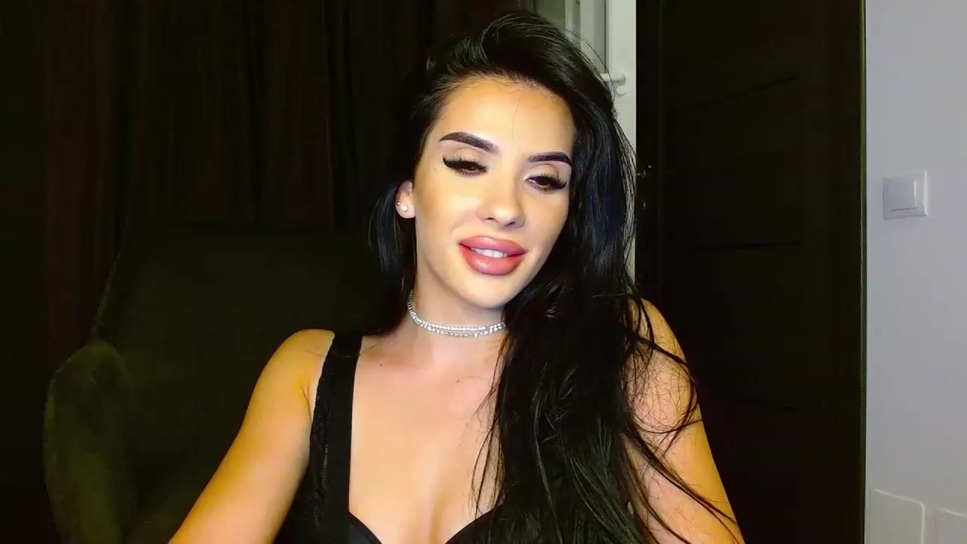 Gallery image thumbnail from La_bandida's myfreecams stream on, 07/13/2023, 21:34 image 4 of 20