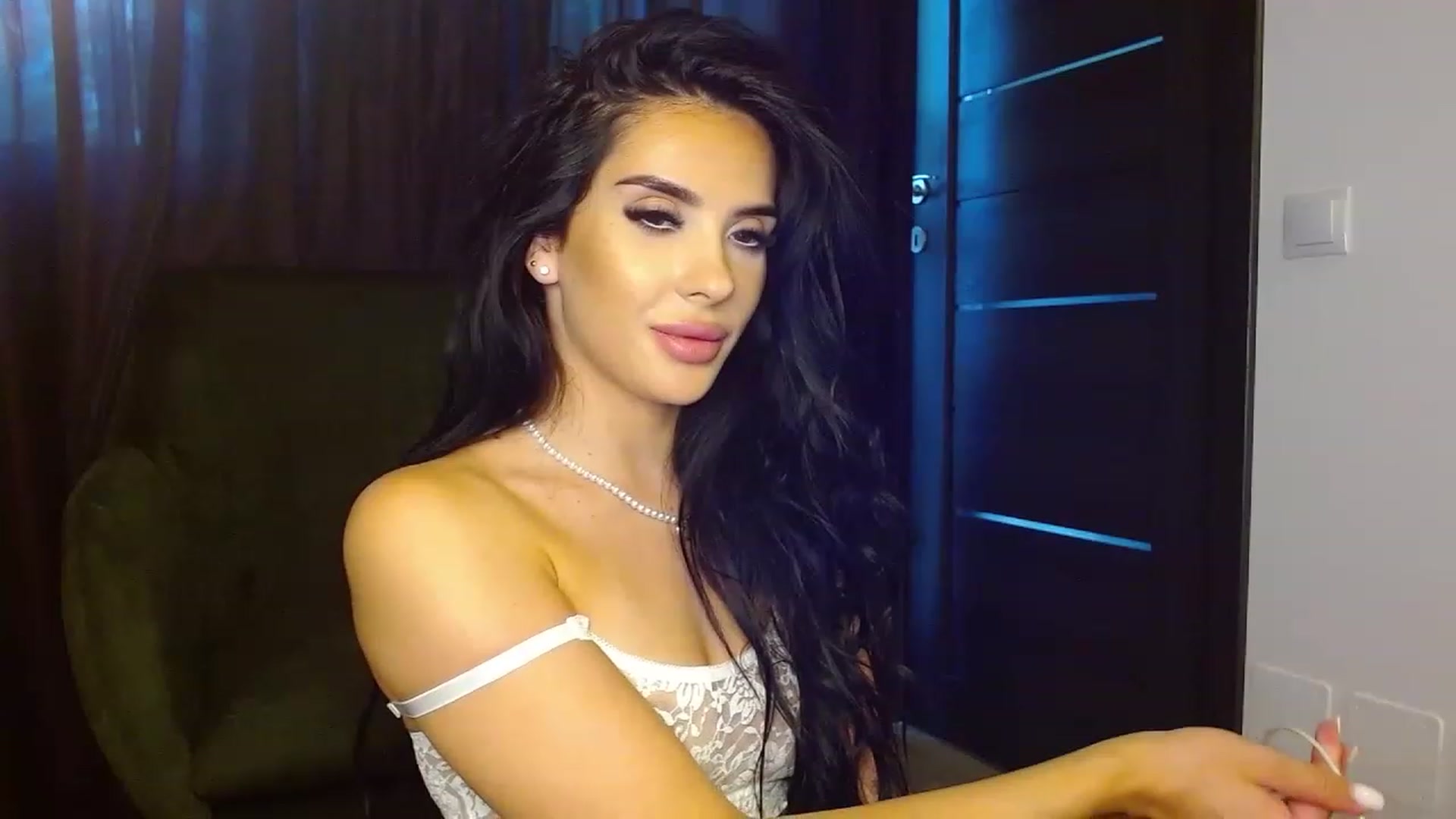 Gallery image thumbnail from La_bandida's myfreecams stream on, 07/17/2023, 12:33 image 19 of 20
