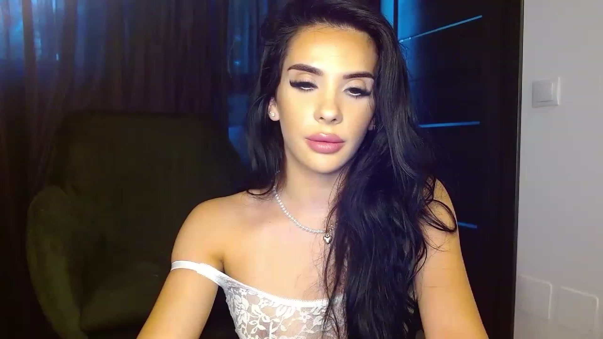 Gallery image thumbnail from La_bandida's myfreecams stream on, 07/17/2023, 12:33 image 16 of 20