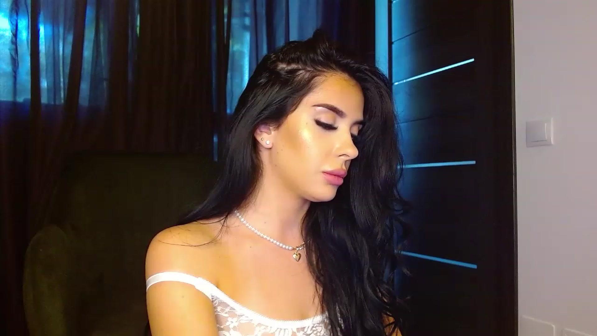 Gallery image thumbnail from La_bandida's myfreecams stream on, 07/17/2023, 12:33 image 6 of 20