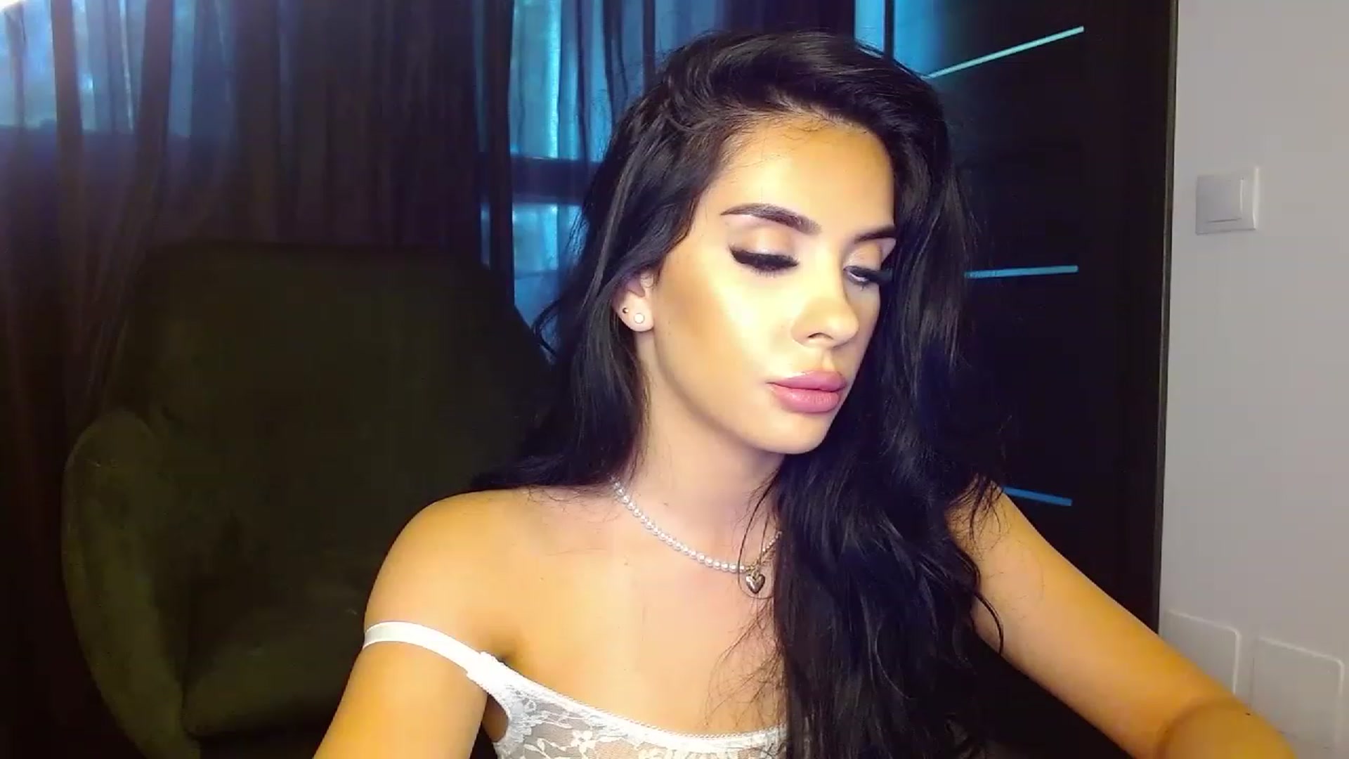 Gallery image thumbnail from La_bandida's myfreecams stream on, 07/17/2023, 12:33 image 10 of 20