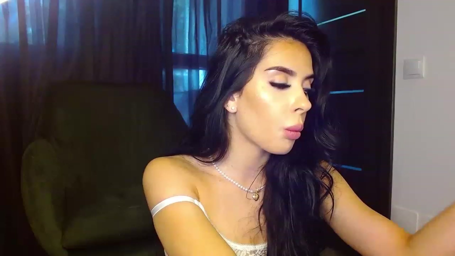 Gallery image thumbnail from La_bandida's myfreecams stream on, 07/17/2023, 12:33 image 12 of 20
