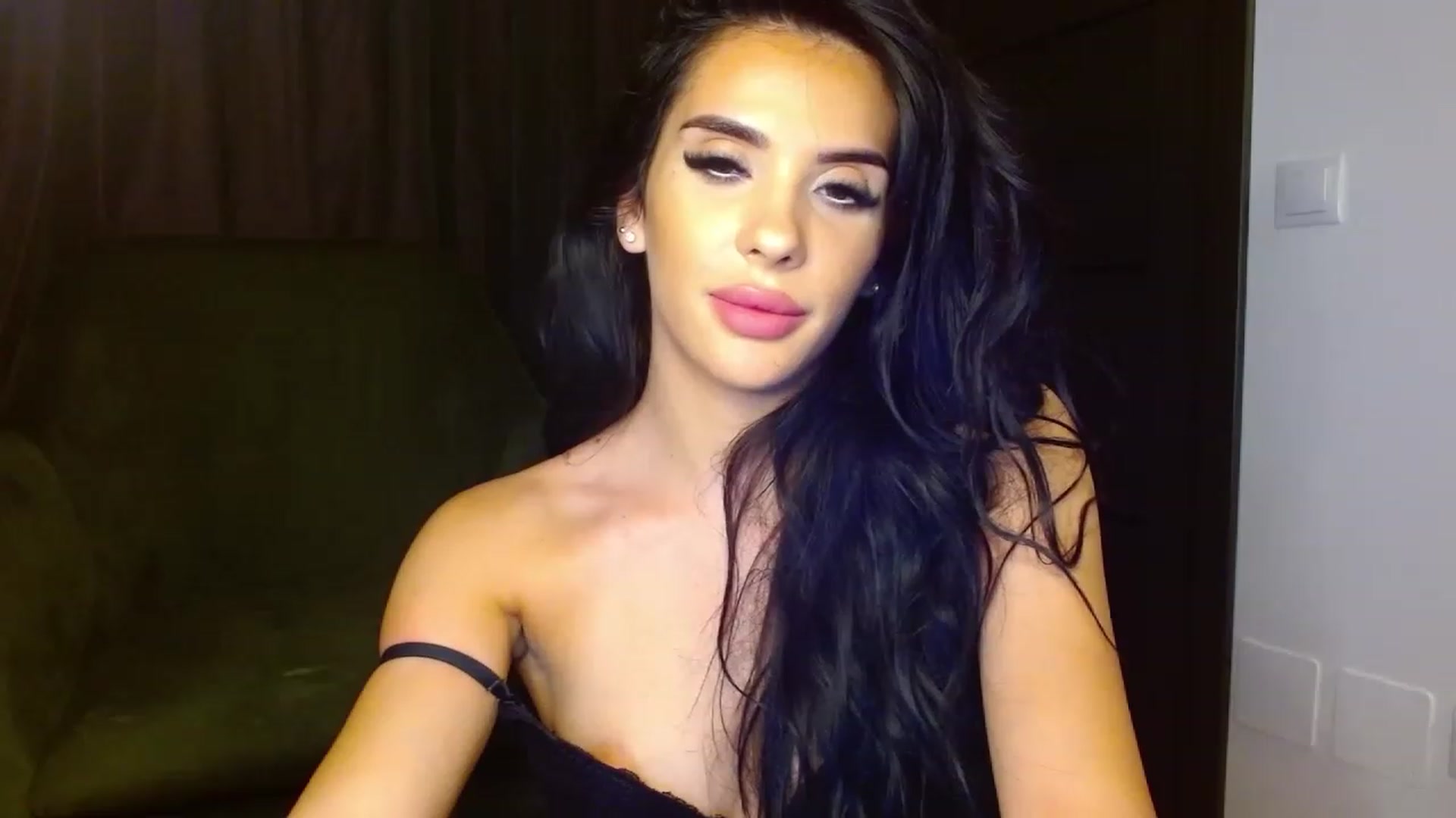 Gallery image thumbnail from La_bandida's myfreecams stream on, 07/17/2023, 20:49 image 6 of 20