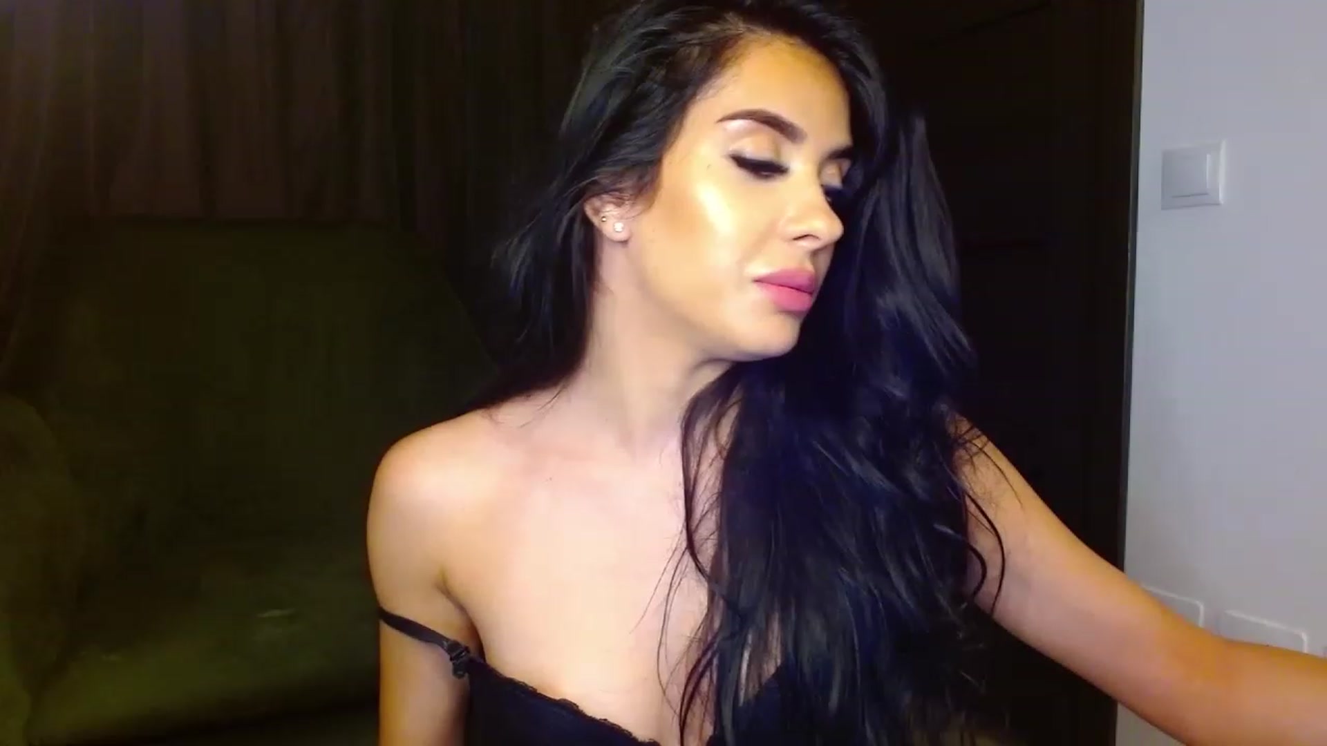 Gallery image thumbnail from La_bandida's myfreecams stream on, 07/17/2023, 20:49 image 5 of 20