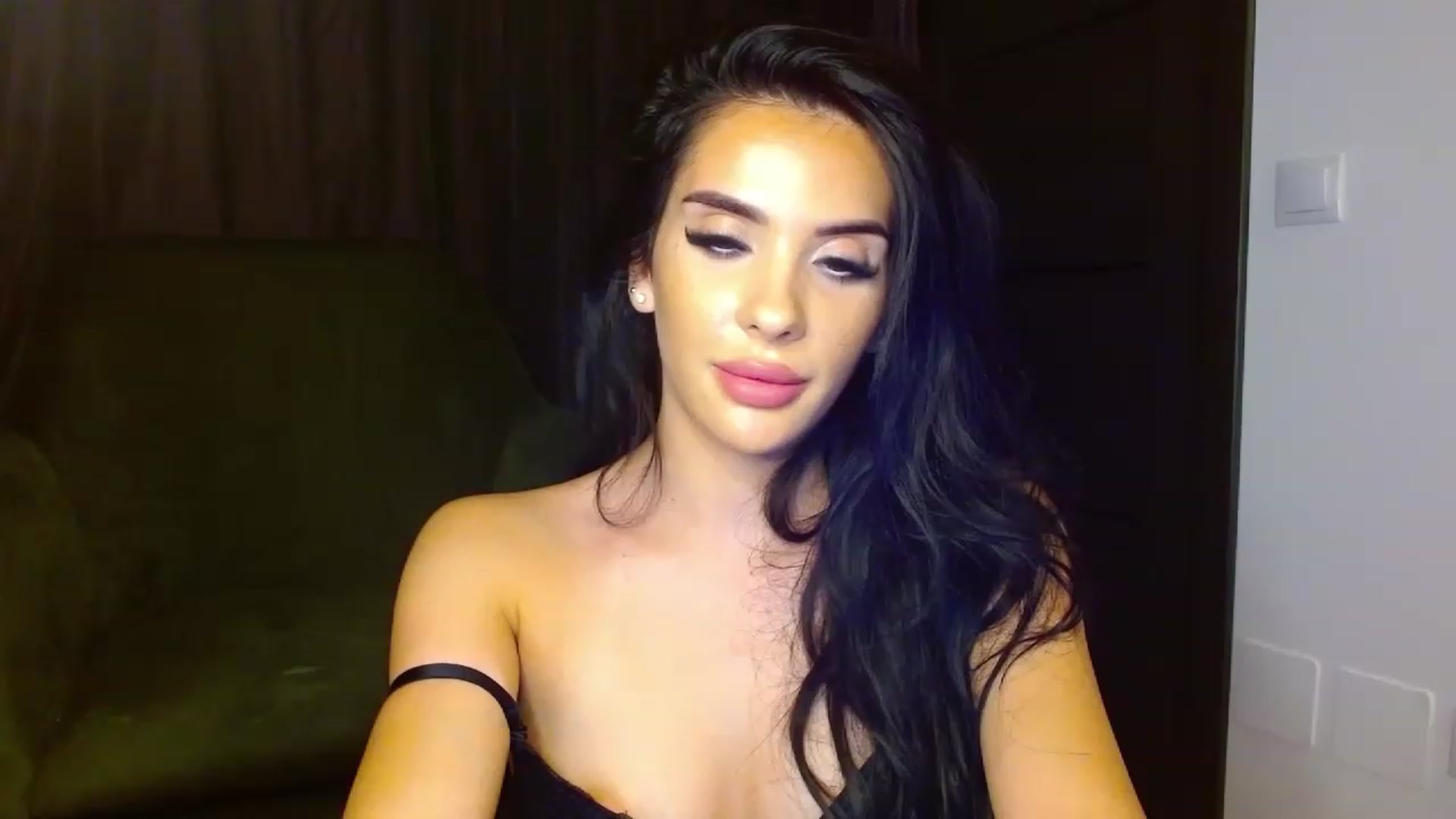Gallery image thumbnail from La_bandida's myfreecams stream on, 07/17/2023, 20:49 image 3 of 20