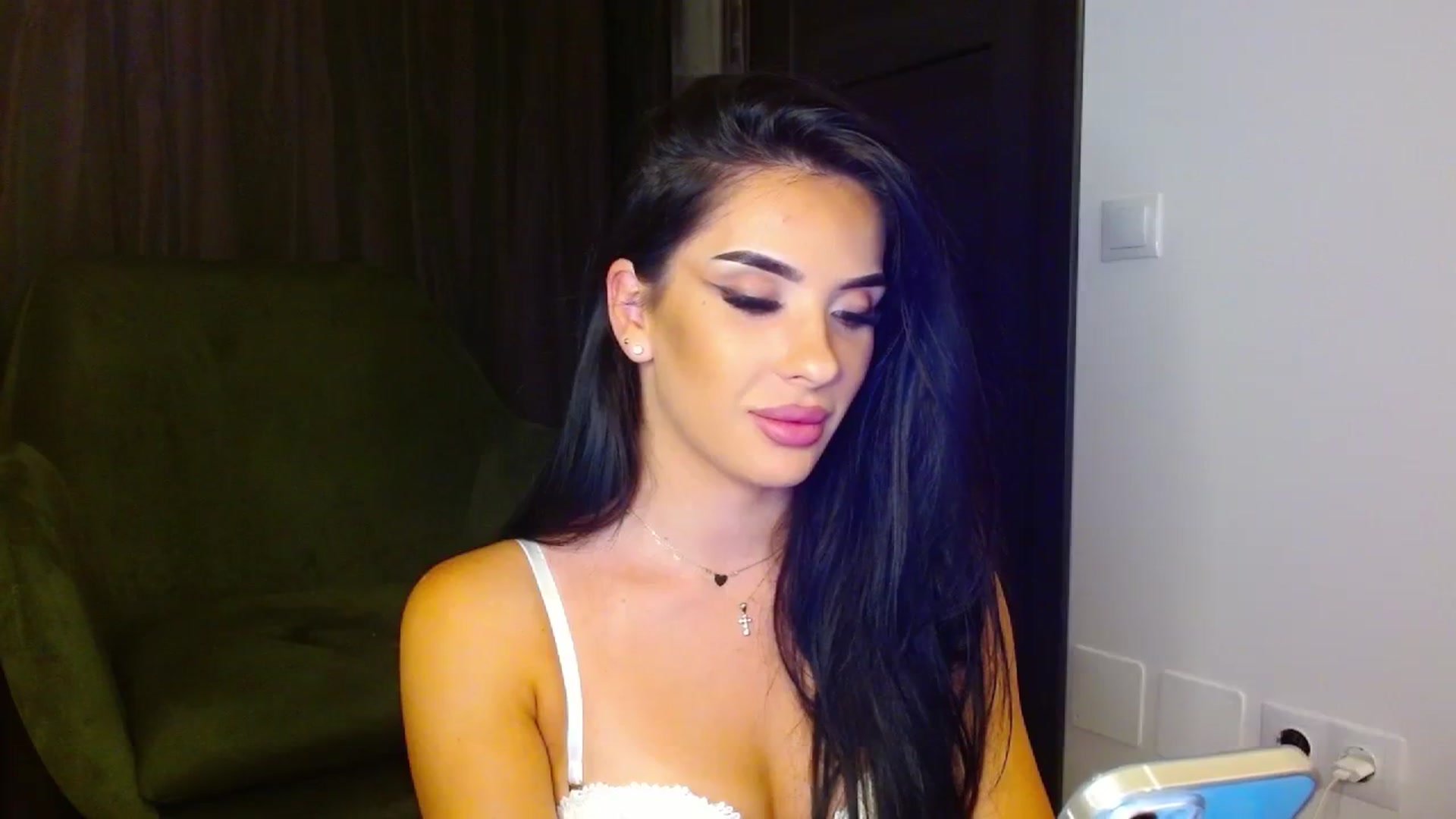 Gallery image thumbnail from La_bandida's myfreecams stream on, 08/09/2023, 19:13 image 18 of 20