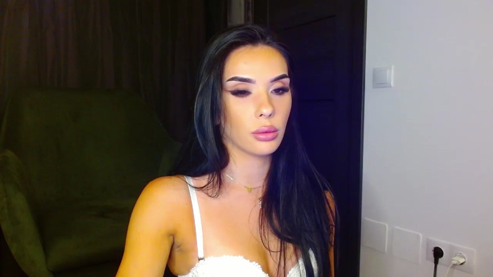Gallery image thumbnail from La_bandida's myfreecams stream on, 08/09/2023, 19:13 image 15 of 20