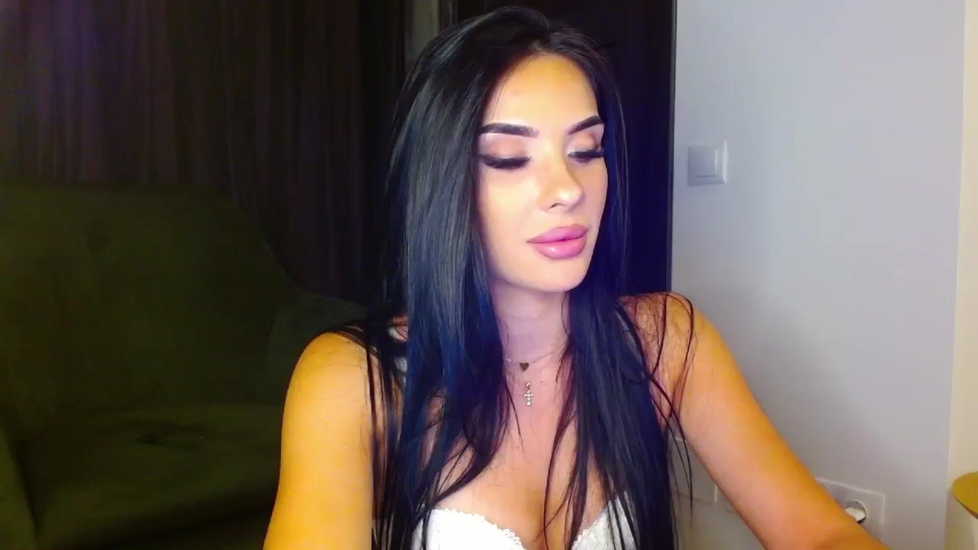 Gallery image thumbnail from La_bandida's myfreecams stream on, 08/09/2023, 19:13 image 7 of 20