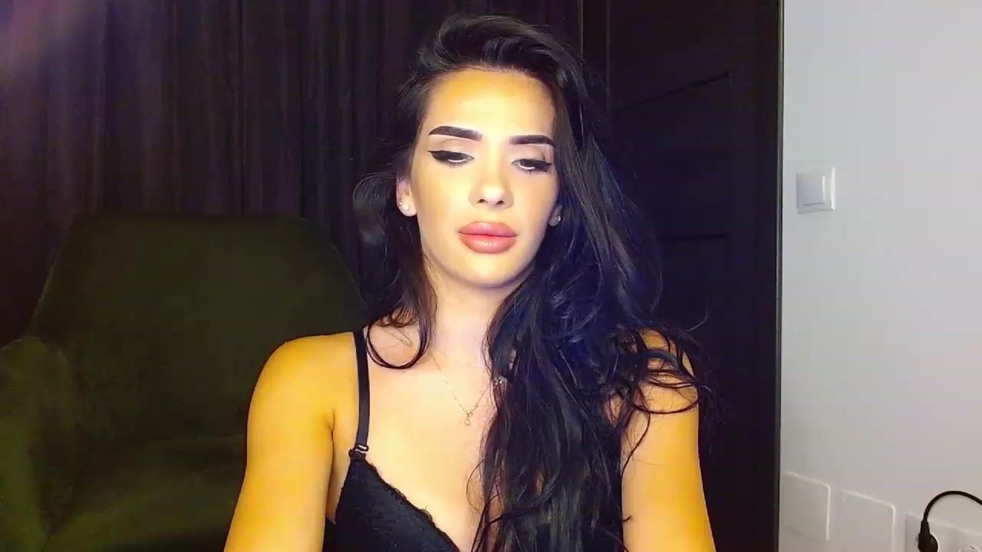 Gallery image thumbnail from La_bandida's myfreecams stream on, 08/15/2023, 20:20 image 8 of 20