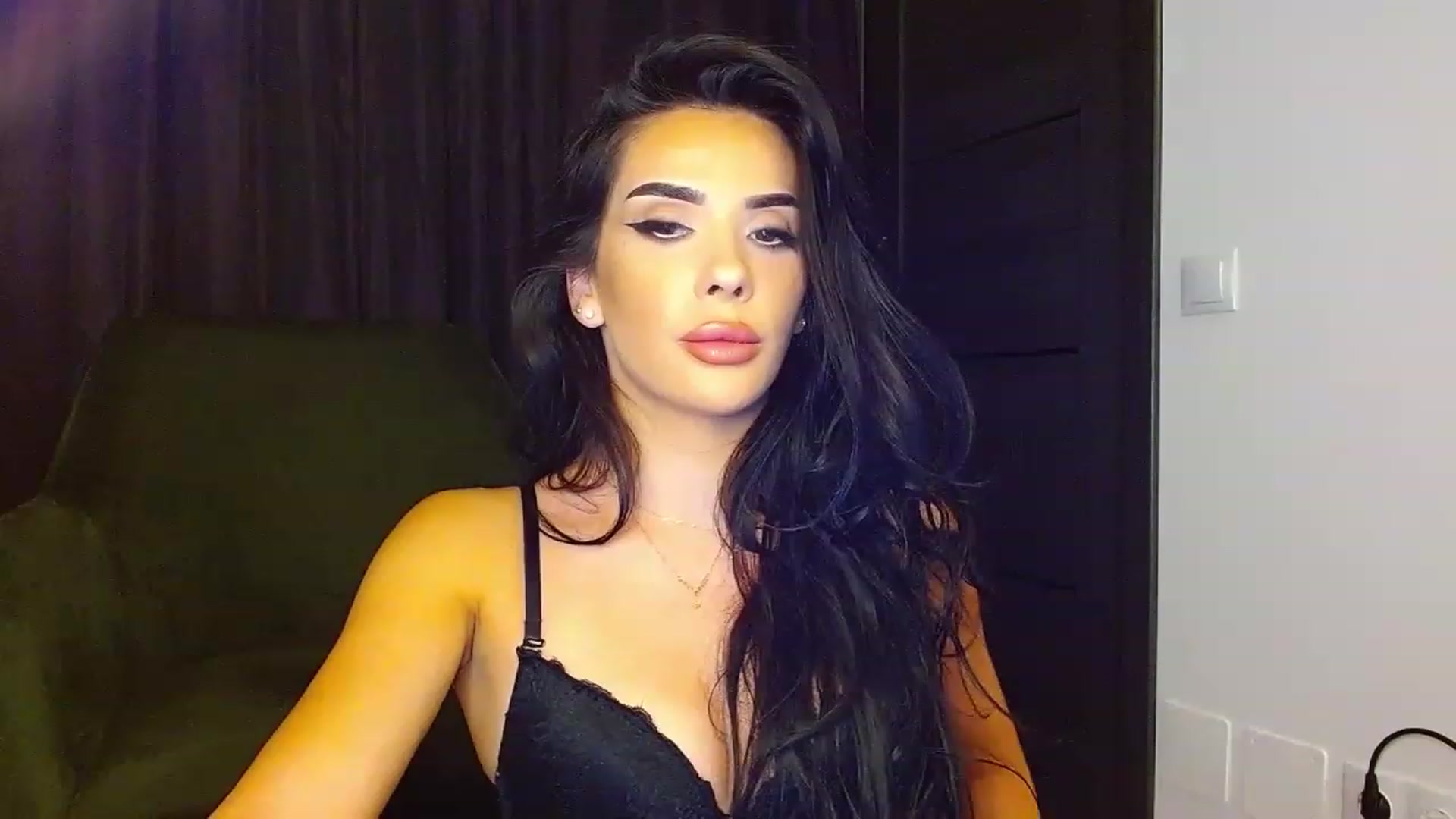 Gallery image thumbnail from La_bandida's myfreecams stream on, 08/15/2023, 20:20 image 10 of 20