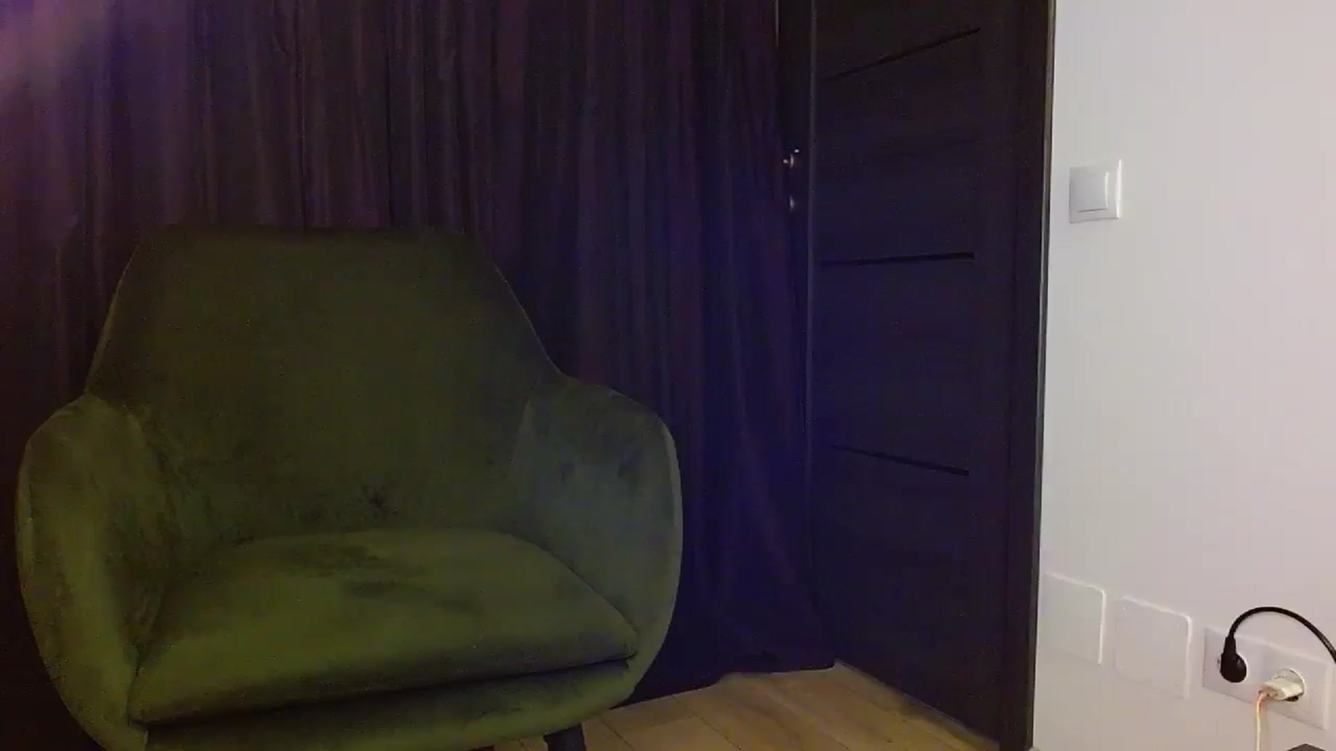 Gallery image thumbnail from La_bandida's myfreecams stream on, 08/15/2023, 21:53 image 17 of 20