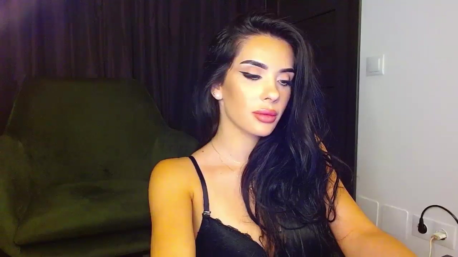 Gallery image thumbnail from La_bandida's myfreecams stream on, 08/15/2023, 21:53 image 6 of 20