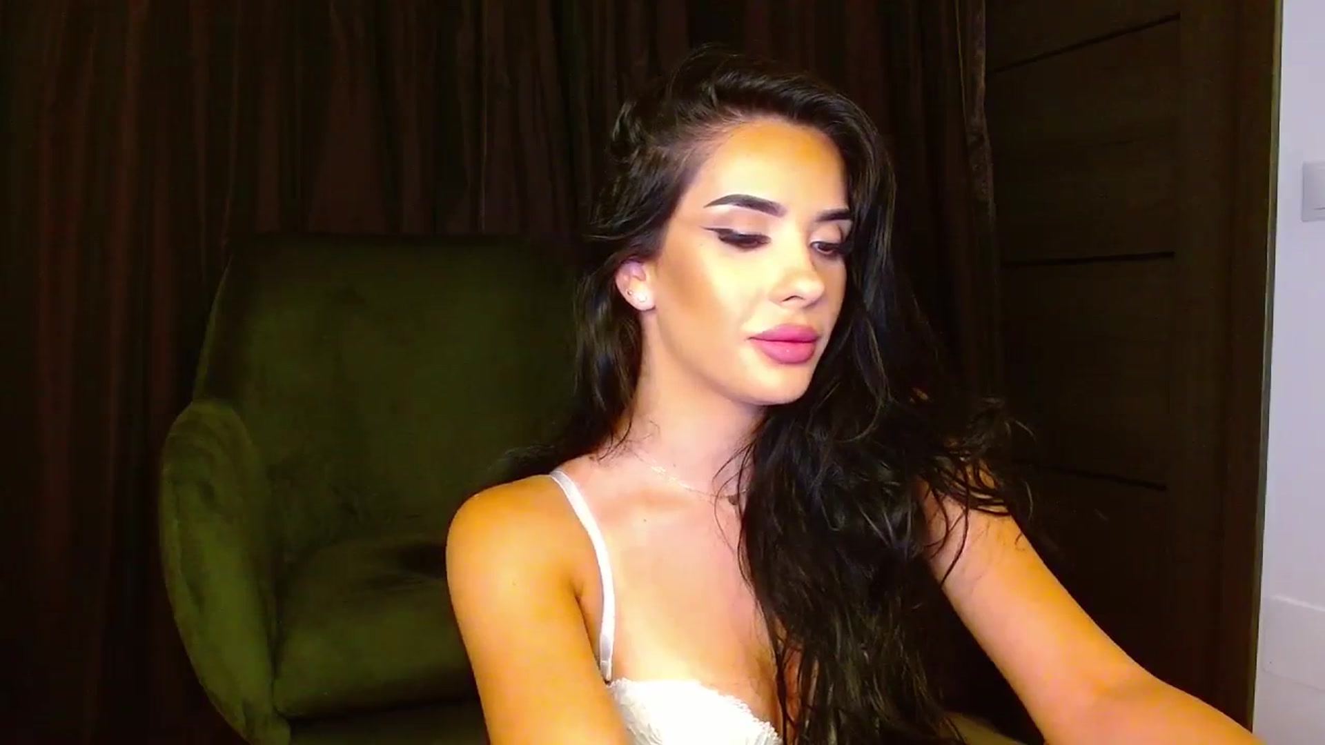 Gallery image thumbnail from La_bandida's myfreecams stream on, 08/16/2023, 21:55 image 16 of 20