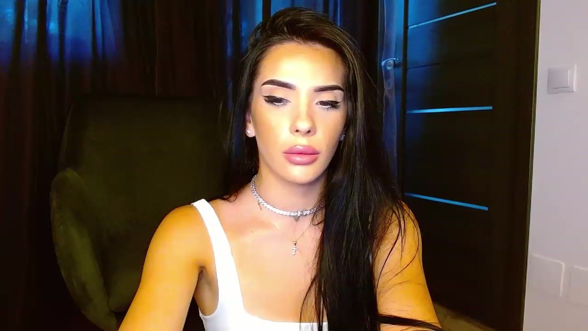 Gallery image thumbnail from La_bandida's myfreecams stream on, 08/17/2023, 13:22 image 8 of 20