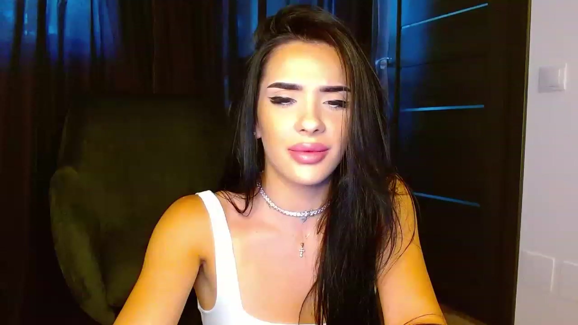 Gallery image thumbnail from La_bandida's myfreecams stream on, 08/17/2023, 13:22 image 9 of 20