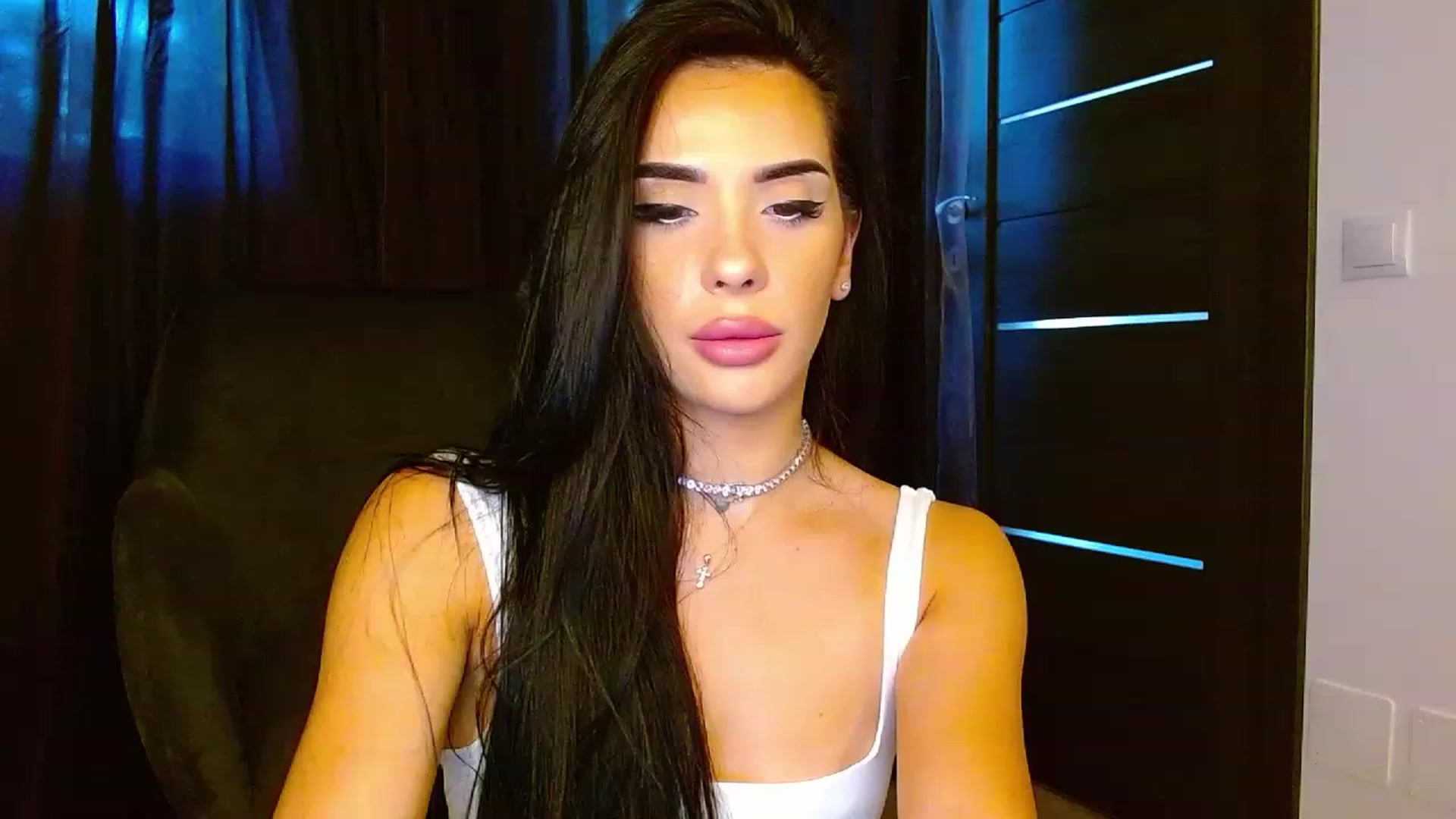 Gallery image thumbnail from La_bandida's myfreecams stream on, 08/17/2023, 13:22 image 2 of 20