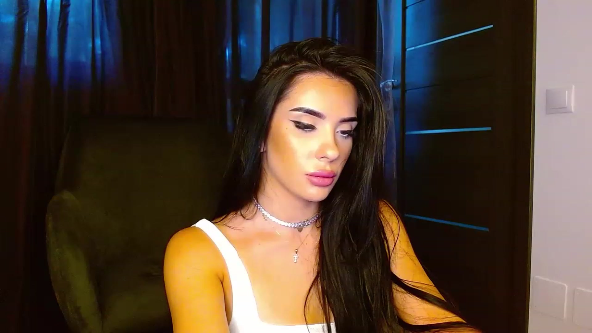 Gallery image thumbnail from La_bandida's myfreecams stream on, 08/17/2023, 13:22 image 7 of 20
