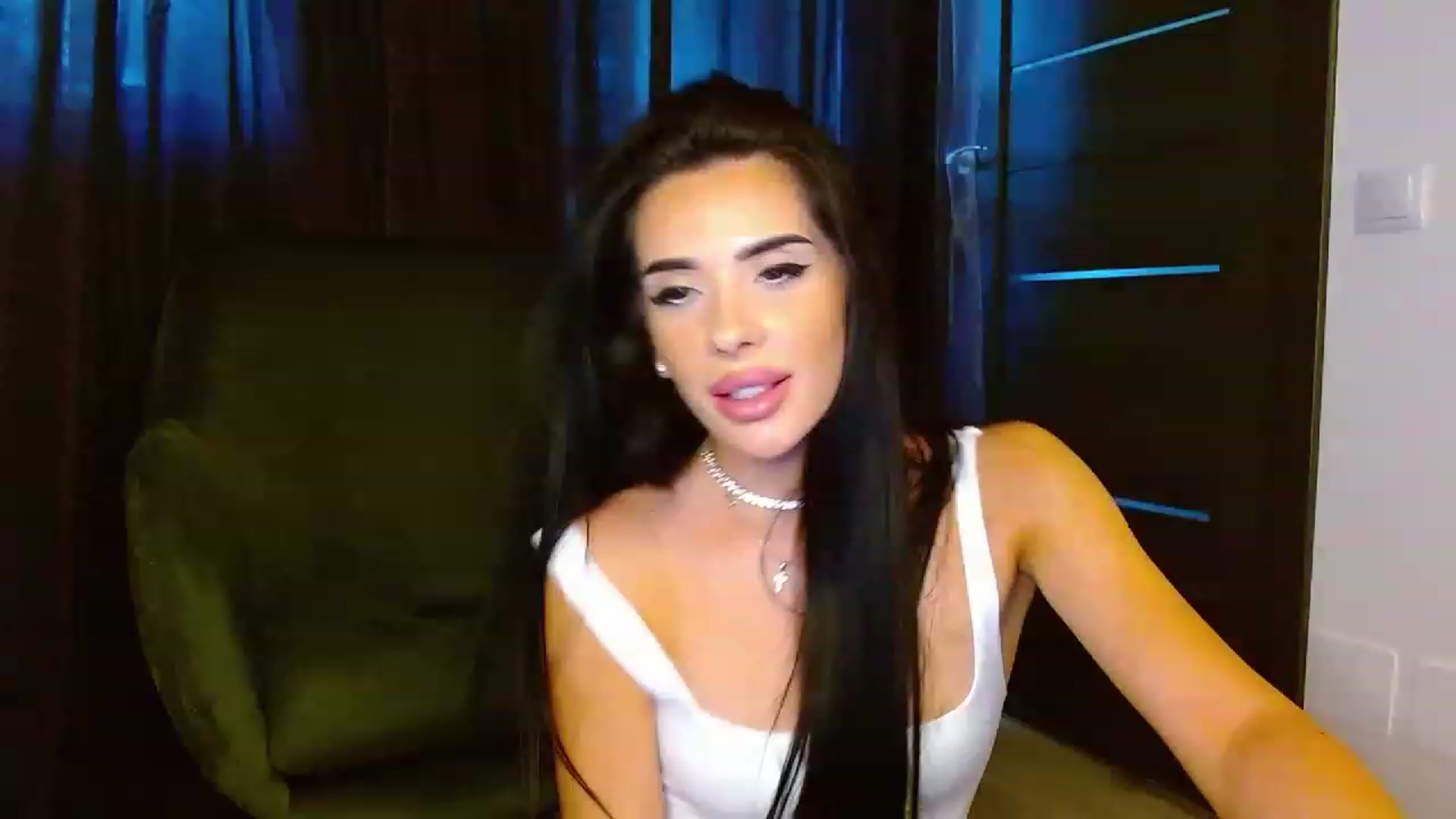Gallery image thumbnail from La_bandida's myfreecams stream on, 08/17/2023, 13:22 image 10 of 20