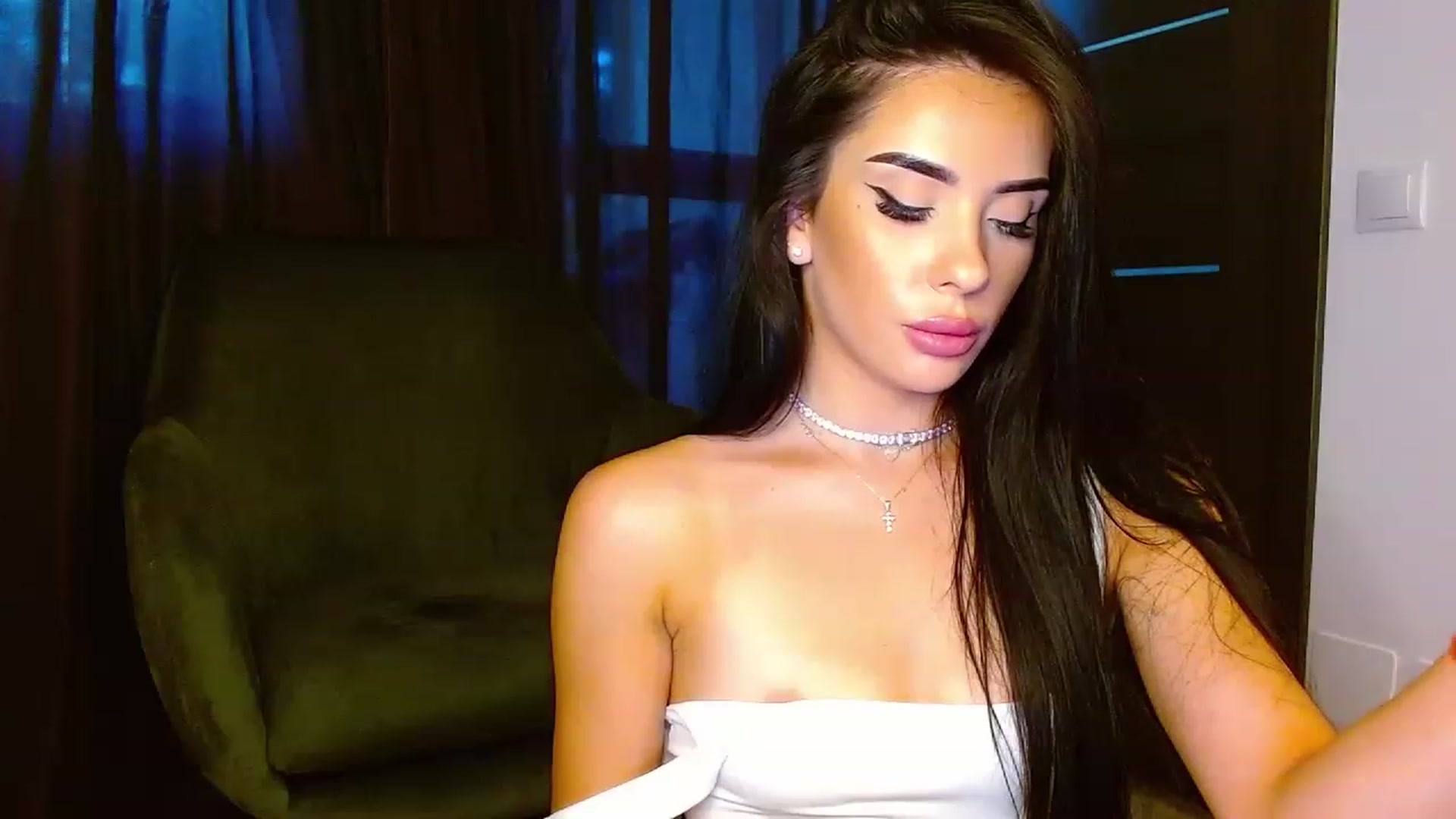 Gallery image thumbnail from La_bandida's myfreecams stream on, 08/17/2023, 13:22 image 16 of 20