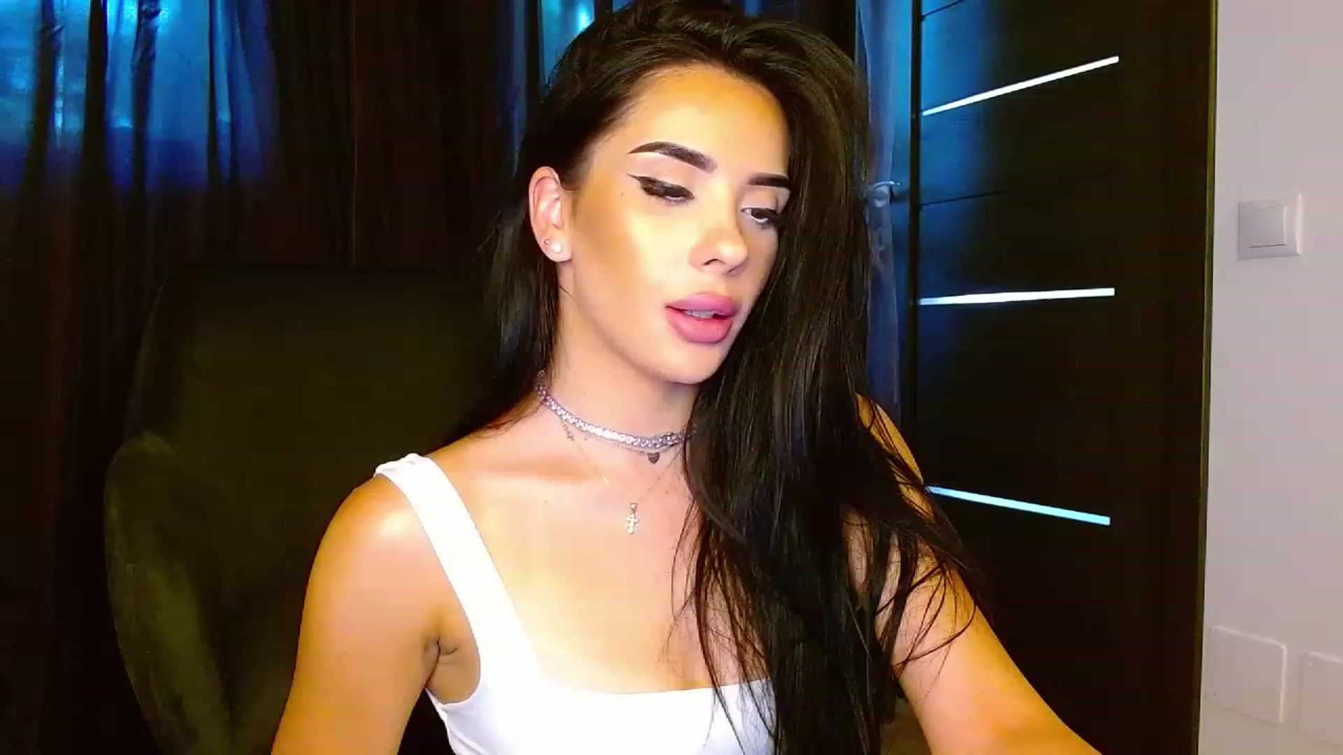 Gallery image thumbnail from La_bandida's myfreecams stream on, 08/17/2023, 13:22 image 1 of 20