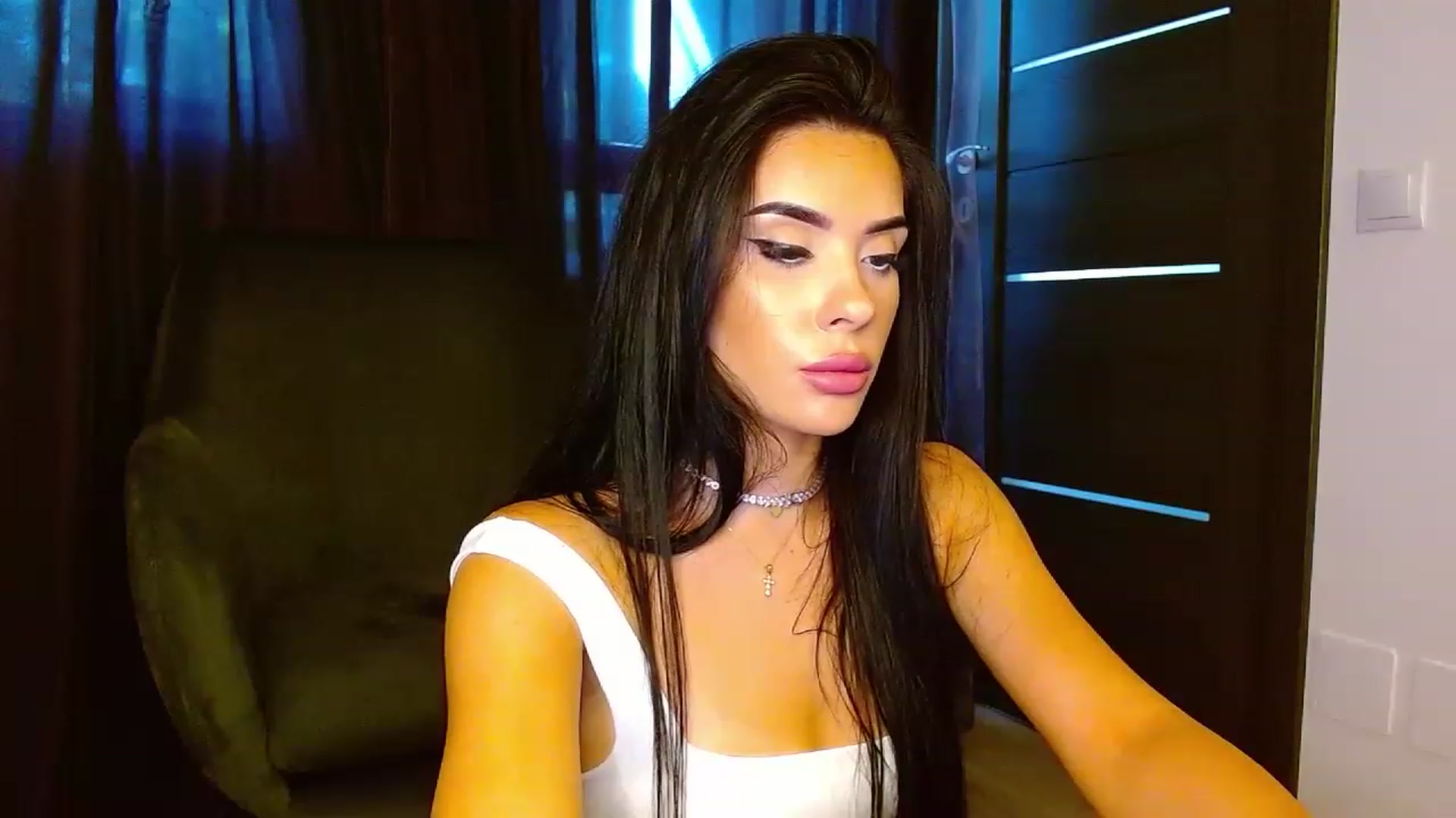 Gallery image thumbnail from La_bandida's myfreecams stream on, 08/17/2023, 13:22 image 13 of 20