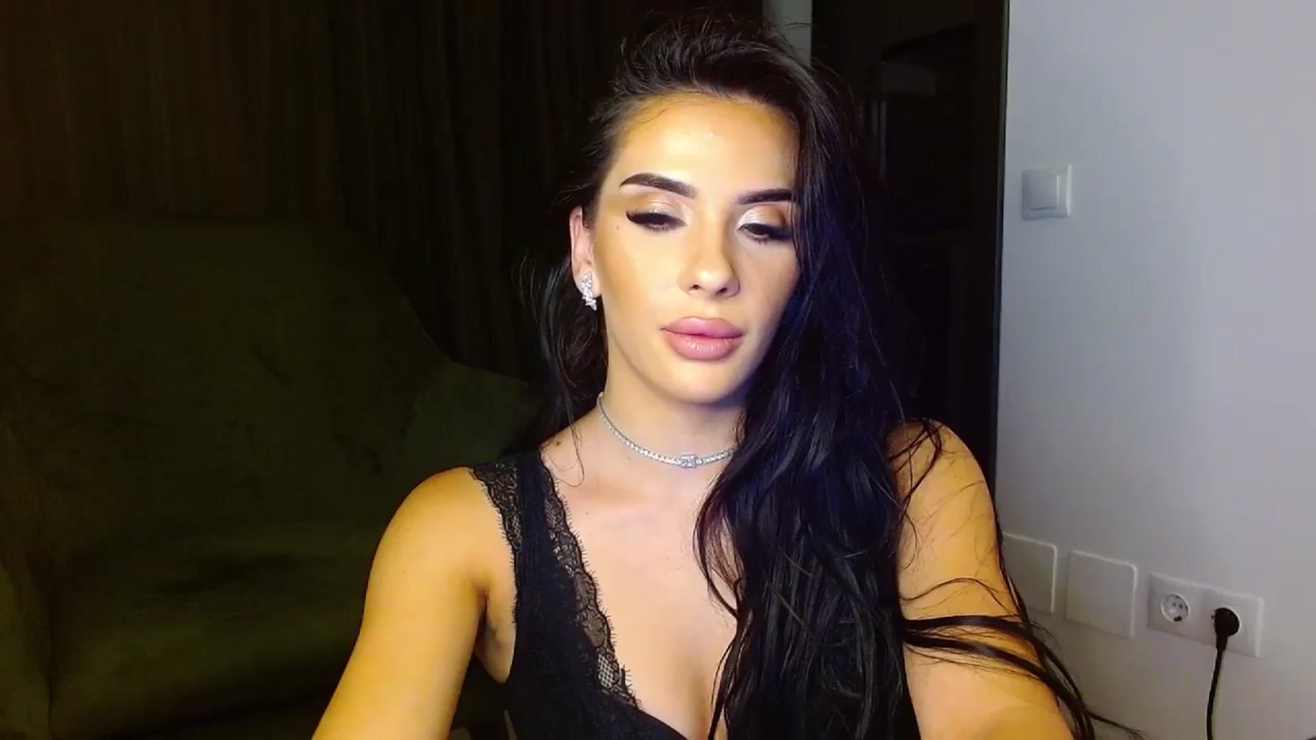 Gallery image thumbnail from La_bandida's myfreecams stream on, 08/21/2023, 22:09 image 6 of 20