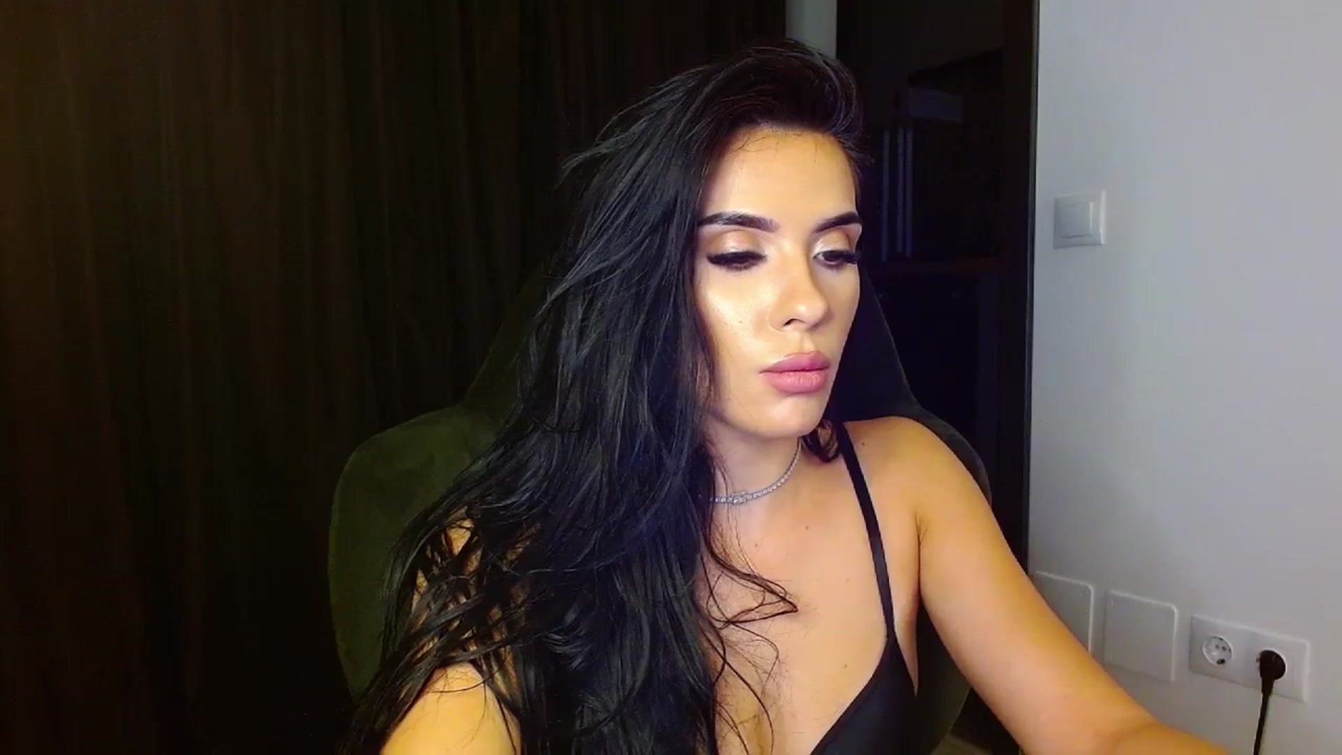 Gallery image thumbnail from La_bandida's myfreecams stream on, 08/22/2023, 24:03 image 19 of 20
