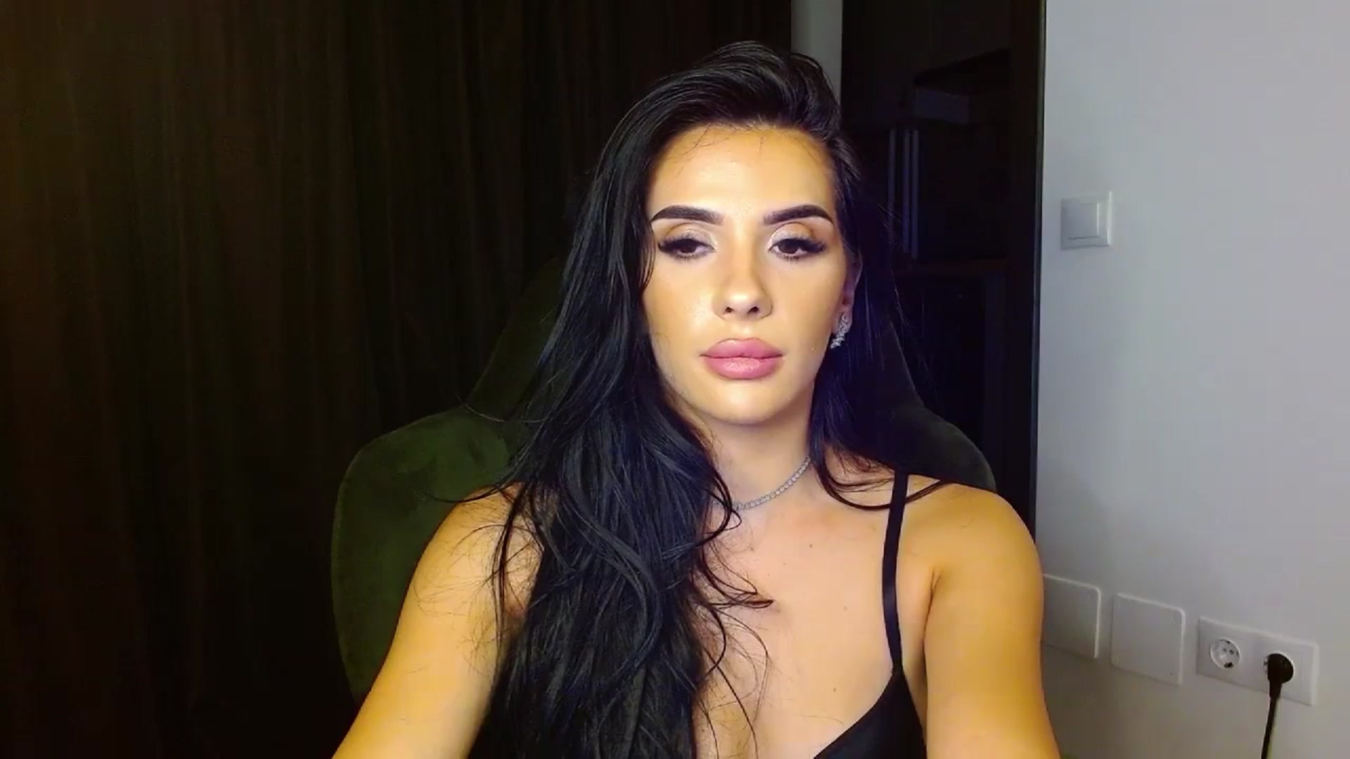 Gallery image thumbnail from La_bandida's myfreecams stream on, 08/22/2023, 24:24 image 4 of 20