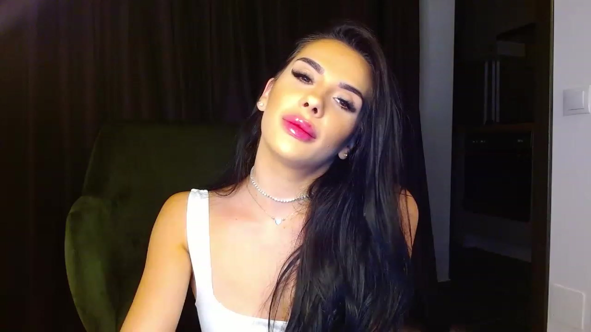 Gallery image thumbnail from La_bandida's myfreecams stream on, 08/23/2023, 21:08 image 4 of 20