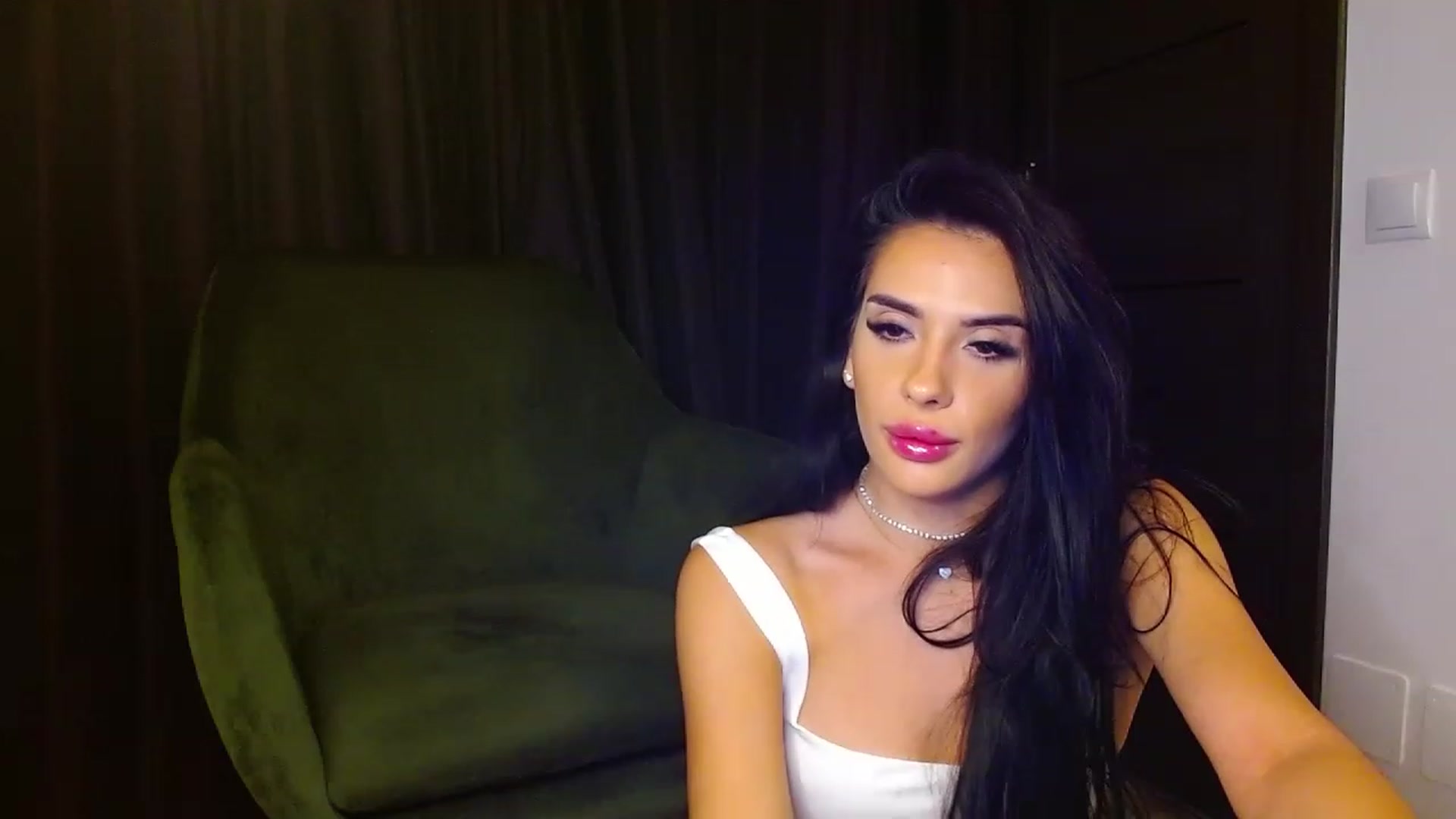 Gallery image thumbnail from La_bandida's myfreecams stream on, 08/23/2023, 21:08 image 19 of 20