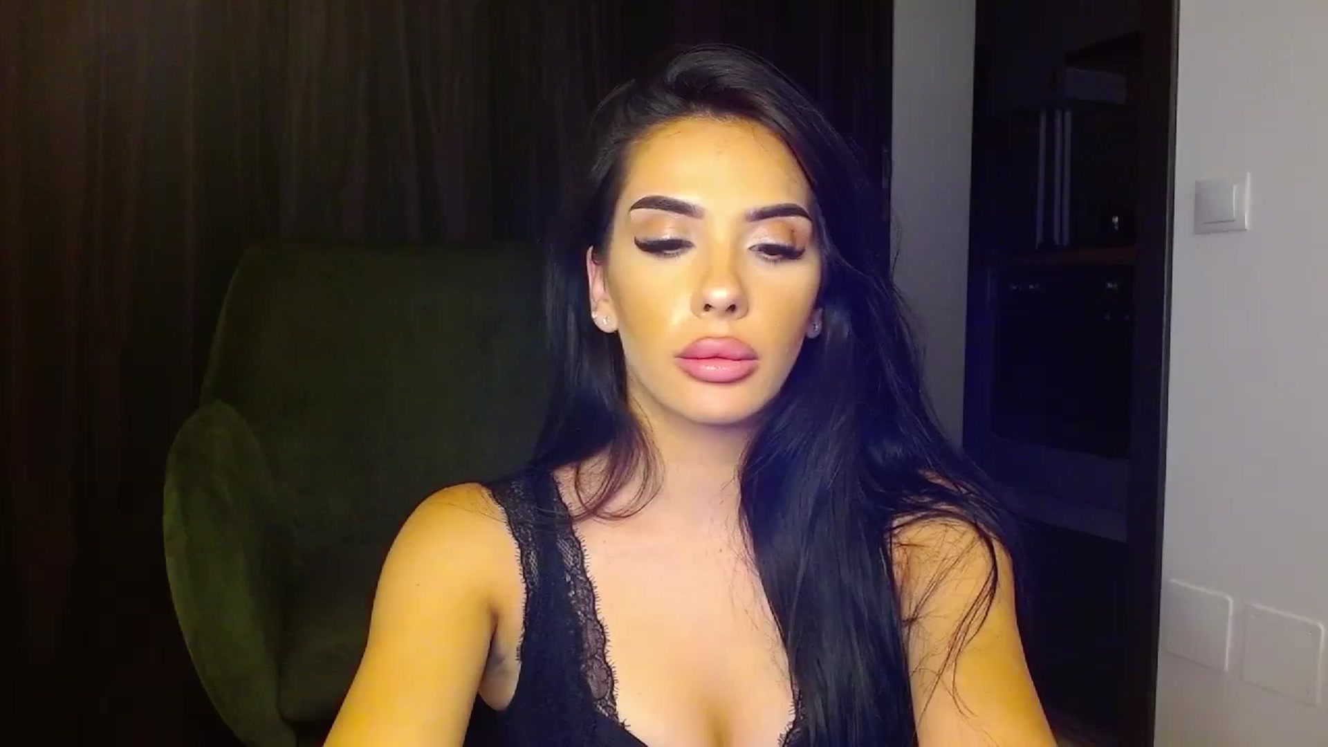 Gallery image thumbnail from La_bandida's myfreecams stream on, 08/26/2023, 20:42 image 2 of 20