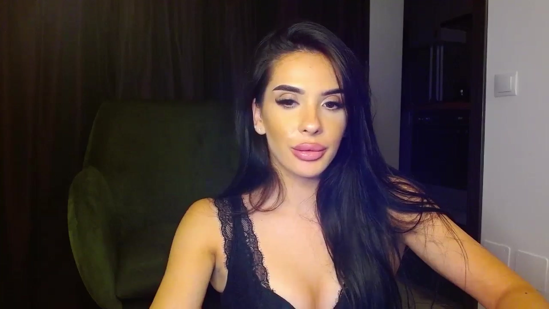 Gallery image thumbnail from La_bandida's myfreecams stream on, 08/26/2023, 20:42 image 7 of 20