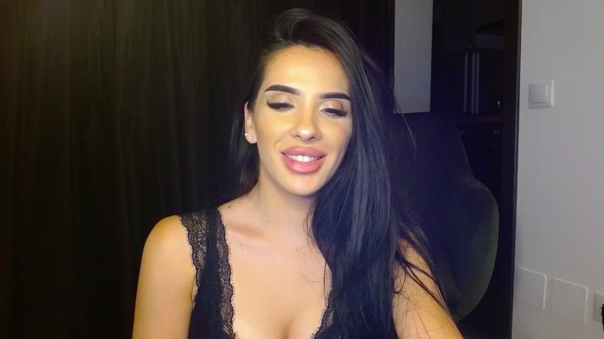 Gallery image thumbnail from La_bandida's myfreecams stream on, 08/27/2023, 24:37 image 1 of 20