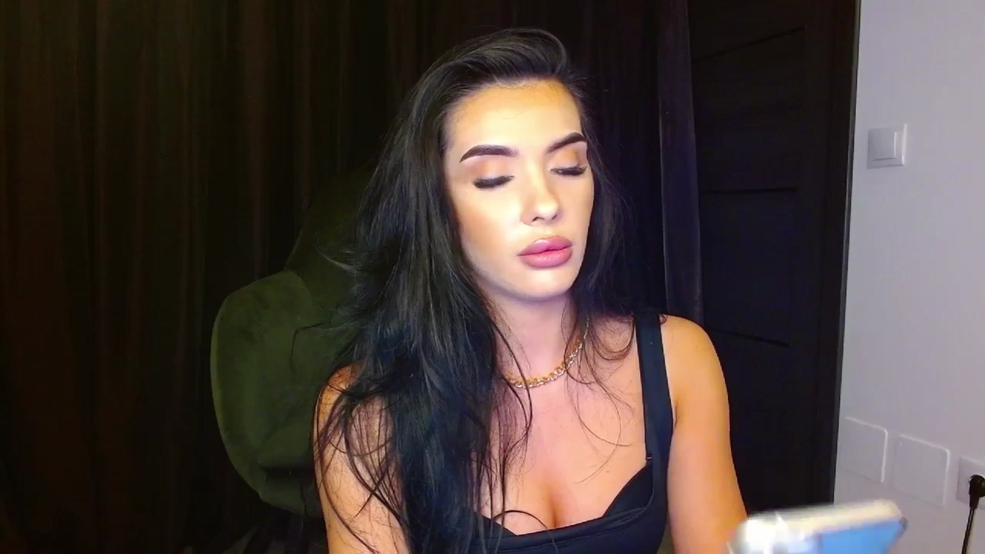 Gallery image thumbnail from La_bandida's myfreecams stream on, 09/05/2023, 21:21 image 6 of 20