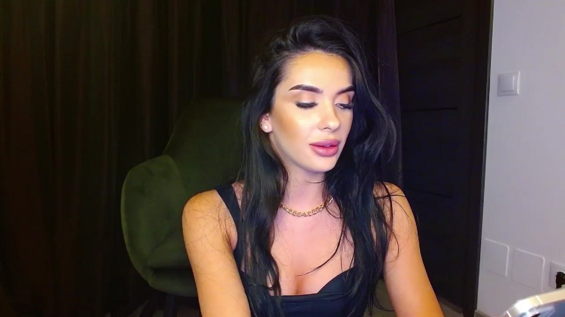 Gallery image thumbnail from La_bandida's myfreecams stream on, 09/05/2023, 21:21 image 3 of 20