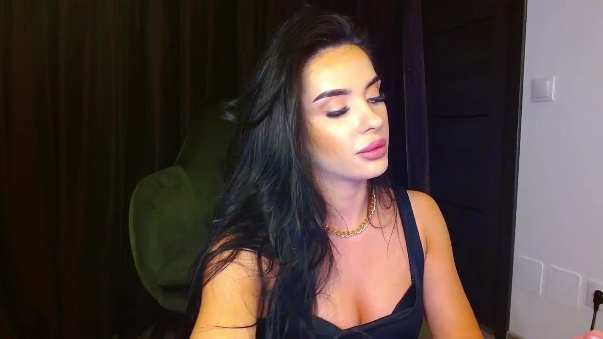Gallery image thumbnail from La_bandida's myfreecams stream on, 09/05/2023, 21:21 image 8 of 20