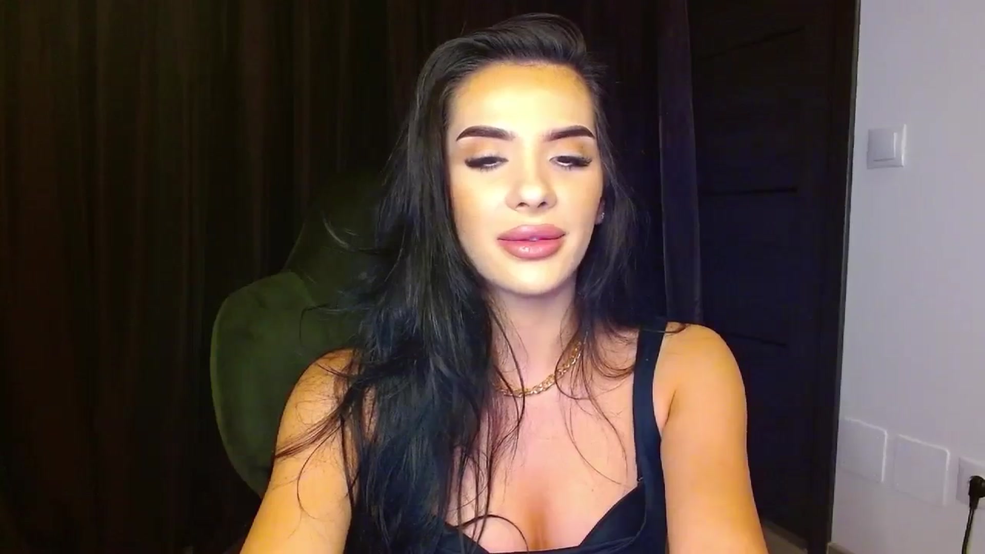 Gallery image thumbnail from La_bandida's myfreecams stream on, 09/05/2023, 21:21 image 7 of 20