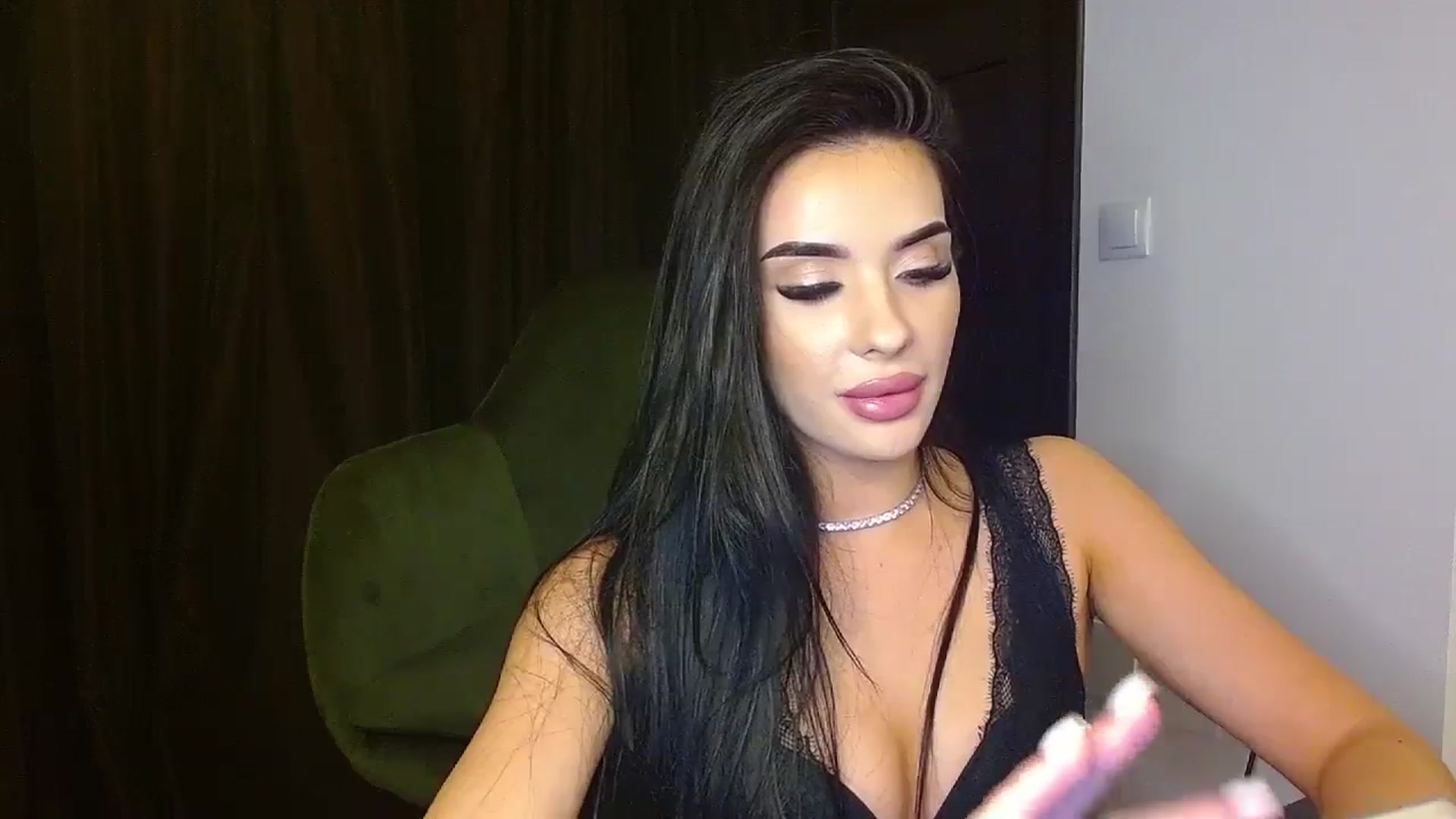 Gallery image thumbnail from La_bandida's myfreecams stream on, 09/13/2023, 17:38 image 13 of 20