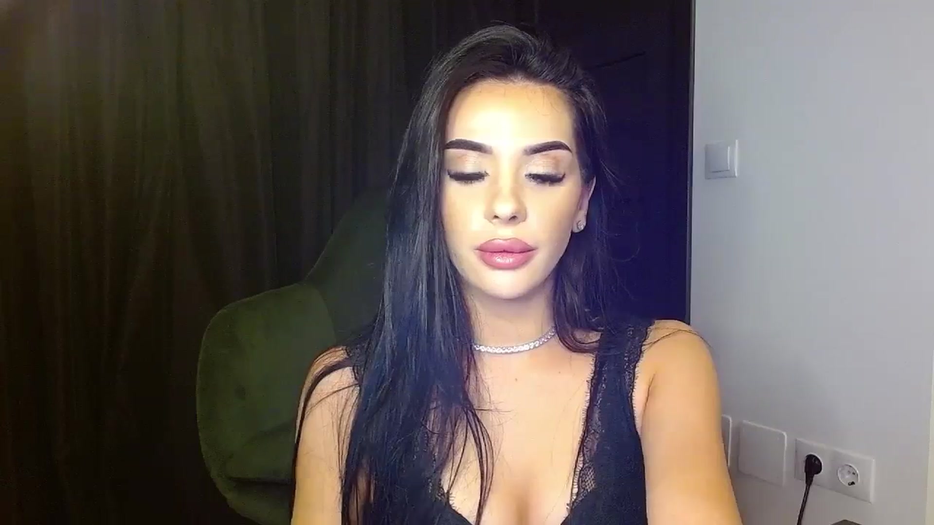 Gallery image thumbnail from La_bandida's myfreecams stream on, 09/13/2023, 17:38 image 16 of 20