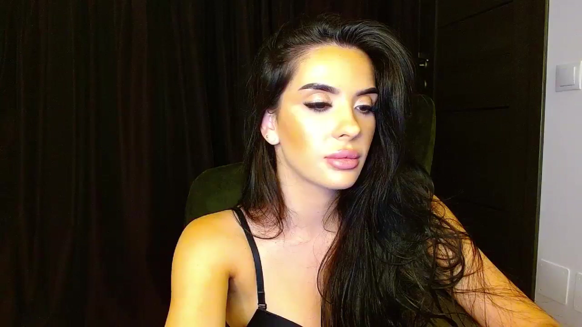 Gallery image thumbnail from La_bandida's myfreecams stream on, 09/18/2023, 22:43 image 20 of 20