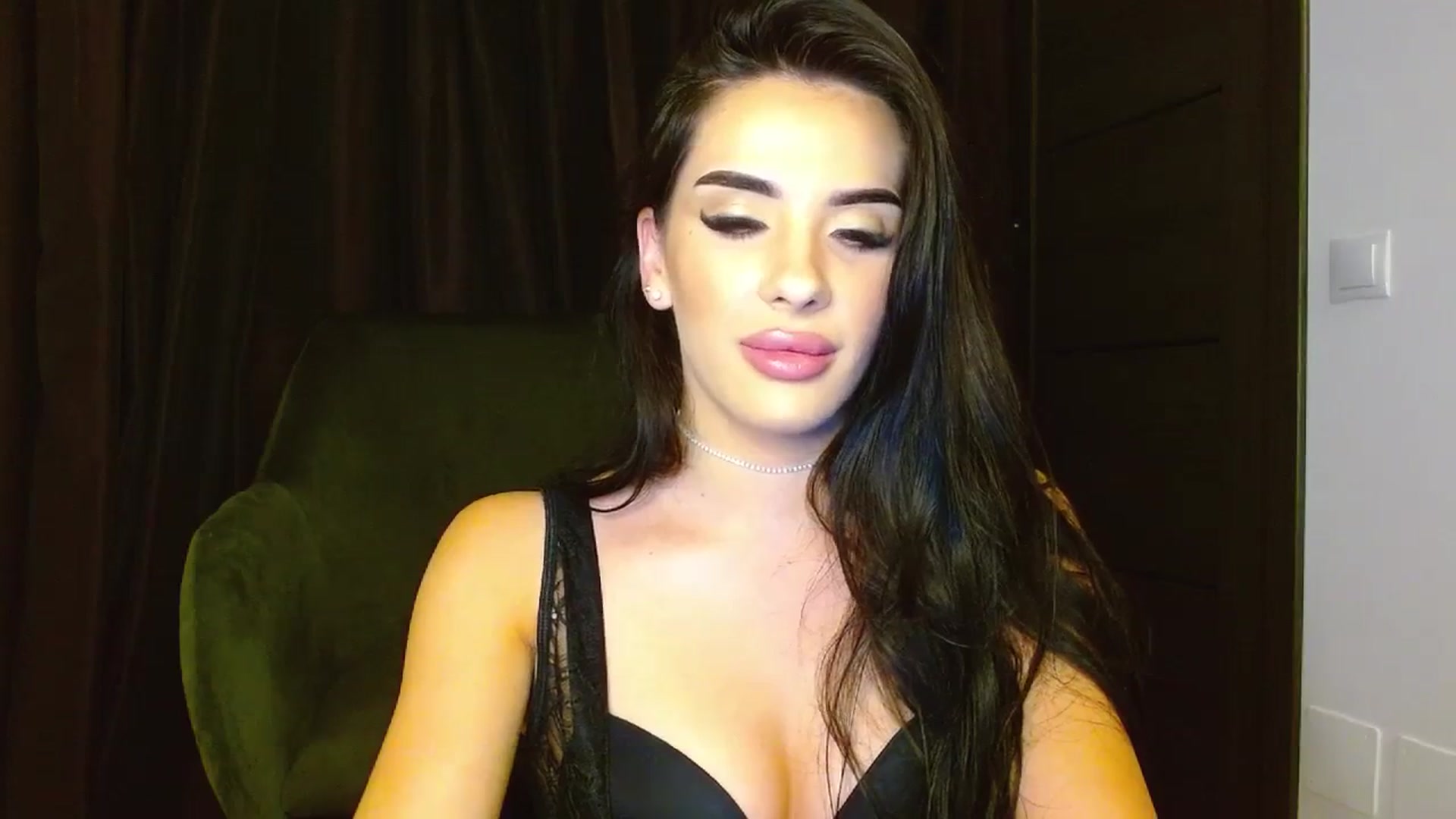 Gallery image thumbnail from La_bandida's myfreecams stream on, 09/19/2023, 19:16 image 20 of 20