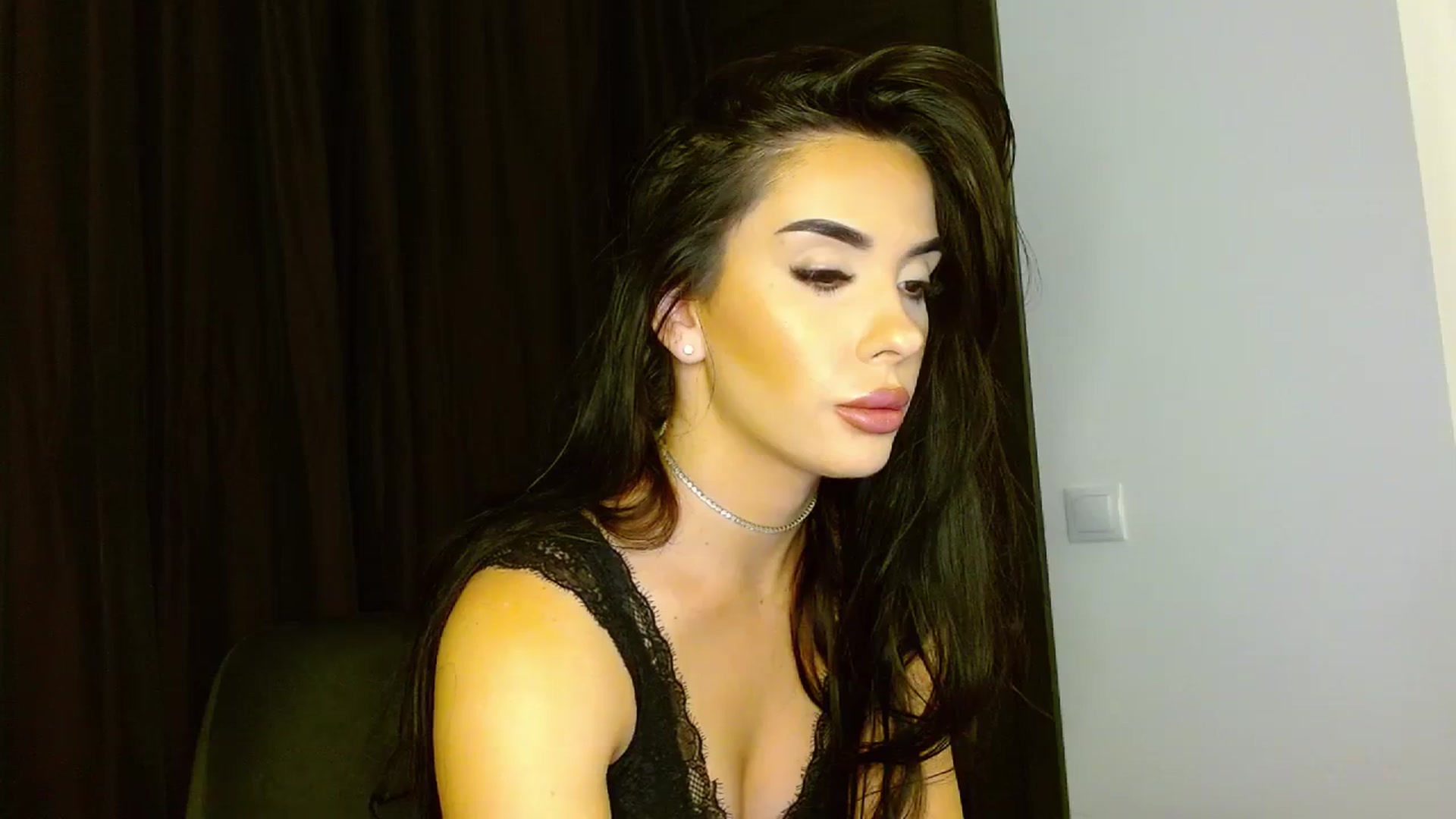 Gallery image thumbnail from La_bandida's myfreecams stream on, 09/25/2023, 23:24 image 12 of 20
