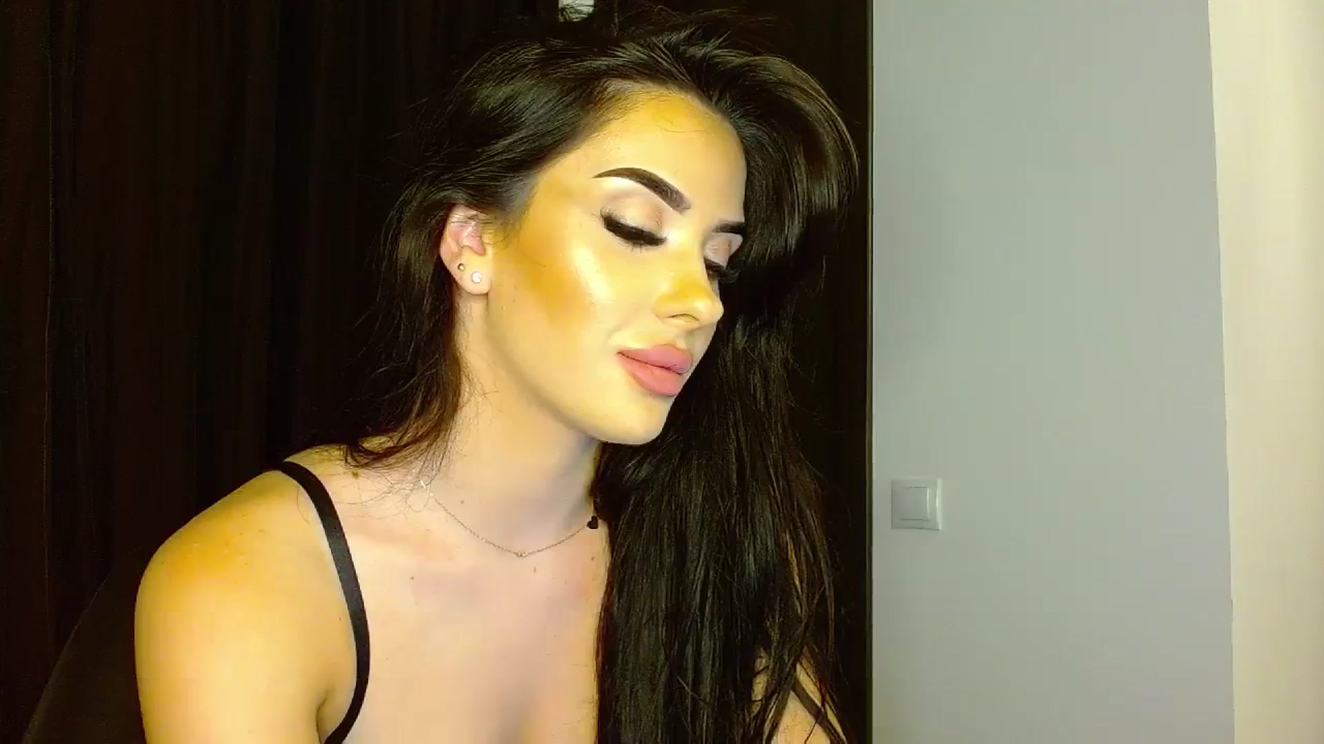 Gallery image thumbnail from La_bandida's myfreecams stream on, 09/28/2023, 22:33 image 19 of 20