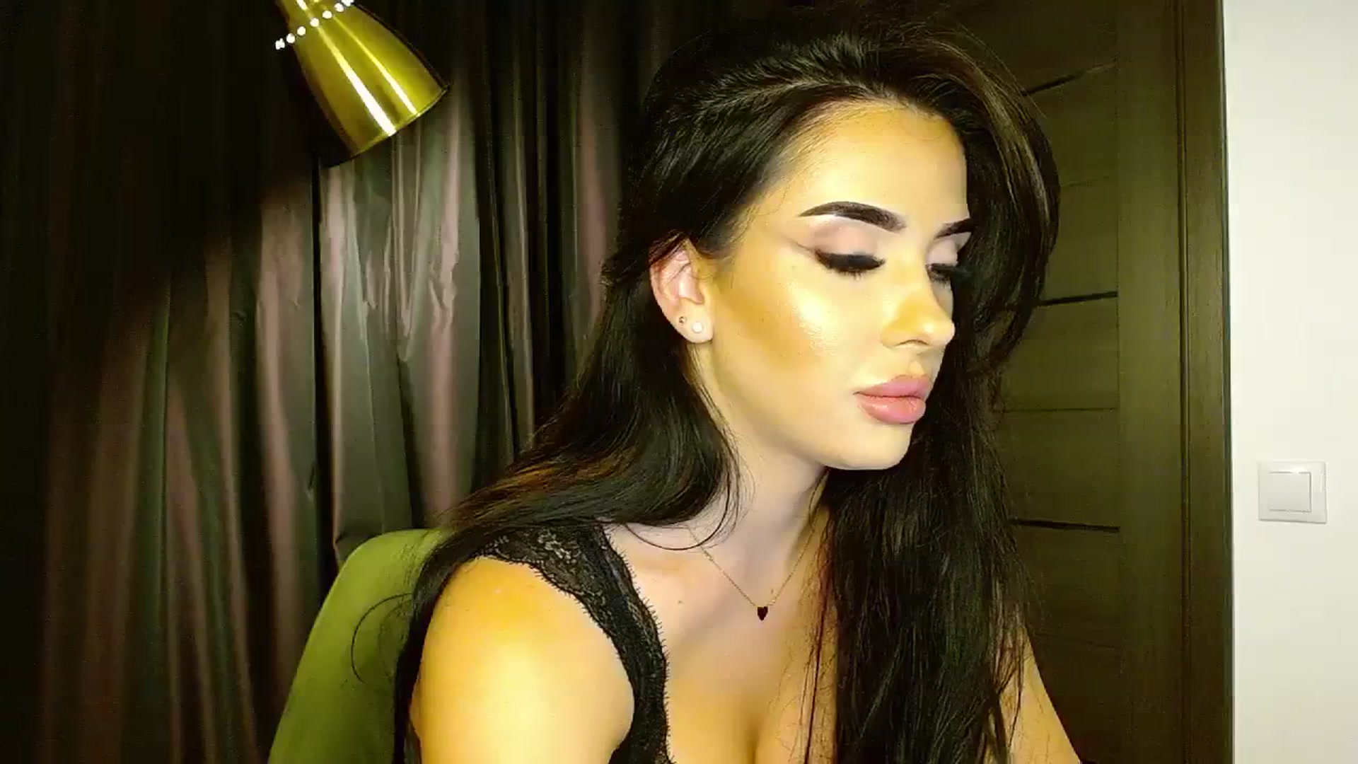 Gallery image thumbnail from La_bandida's myfreecams stream on, 10/03/2023, 23:32 image 3 of 20