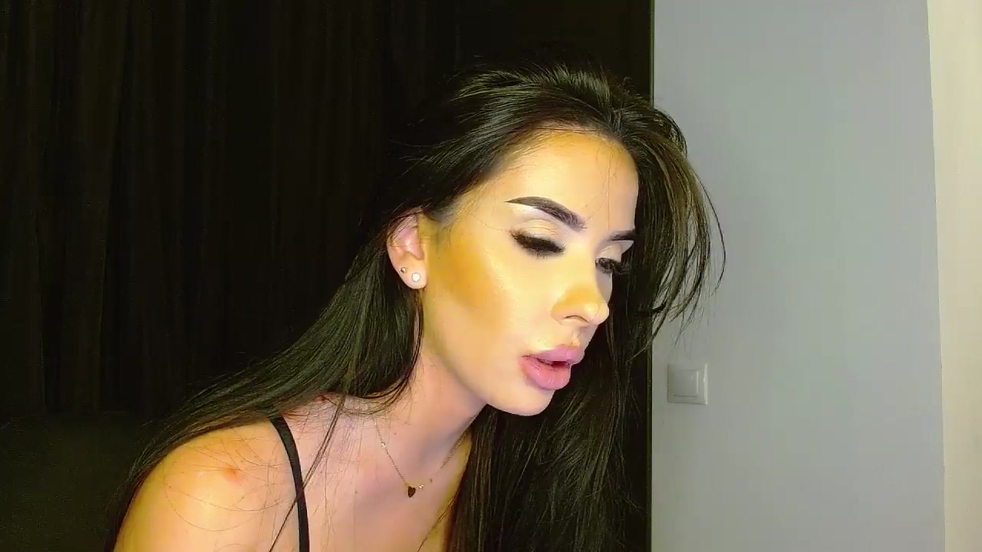 Gallery image thumbnail from La_bandida's myfreecams stream on, 10/10/2023, 17:33 image 3 of 20