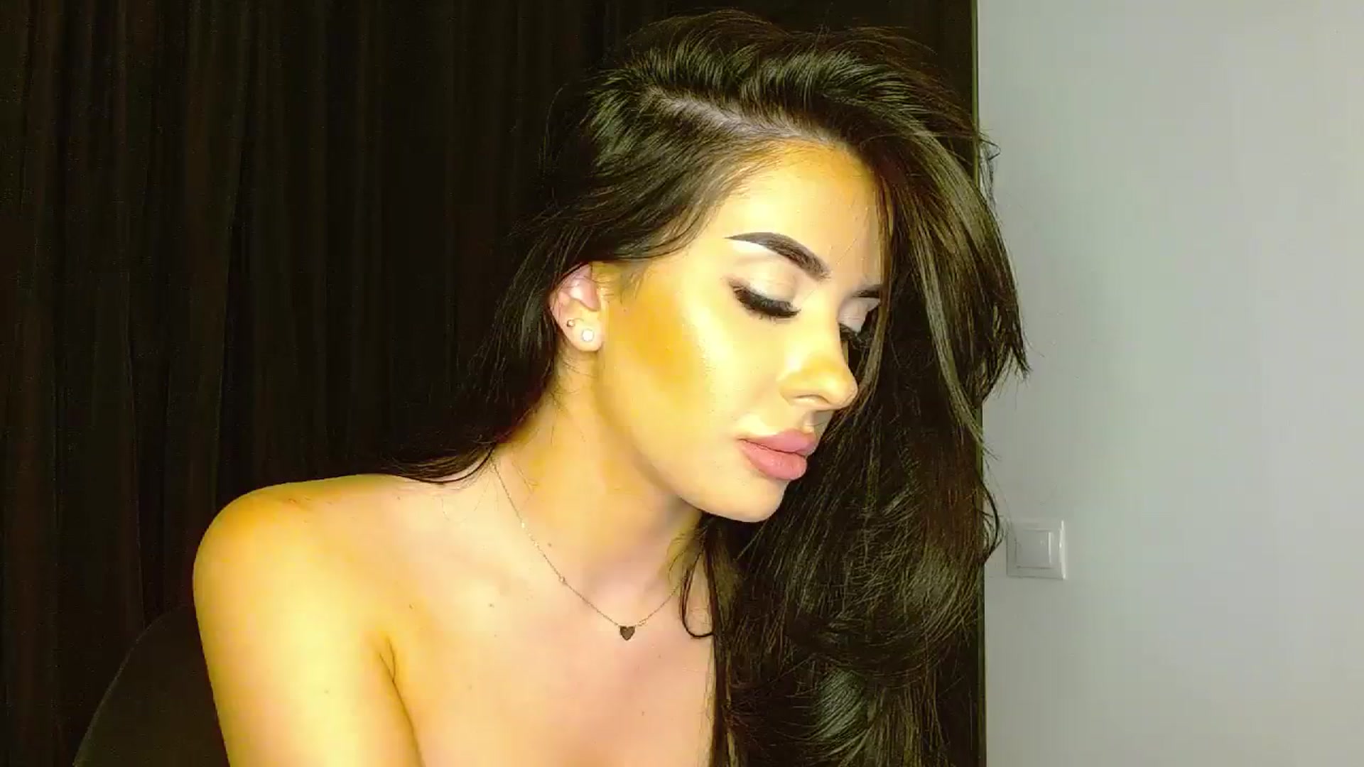 Gallery image thumbnail from La_bandida's myfreecams stream on, 10/10/2023, 17:33 image 12 of 20