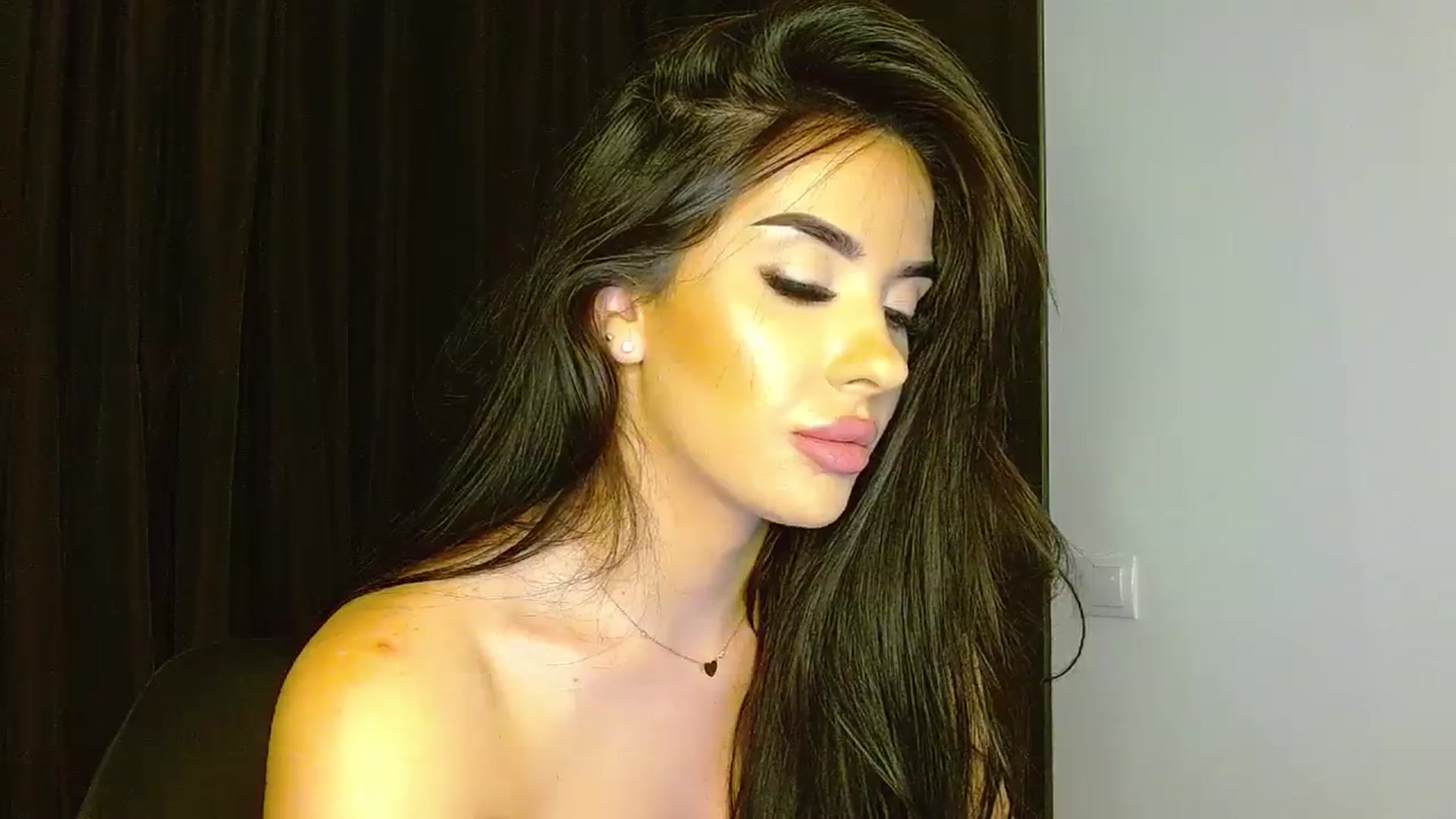 Gallery image thumbnail from La_bandida's myfreecams stream on, 10/10/2023, 17:33 image 10 of 20